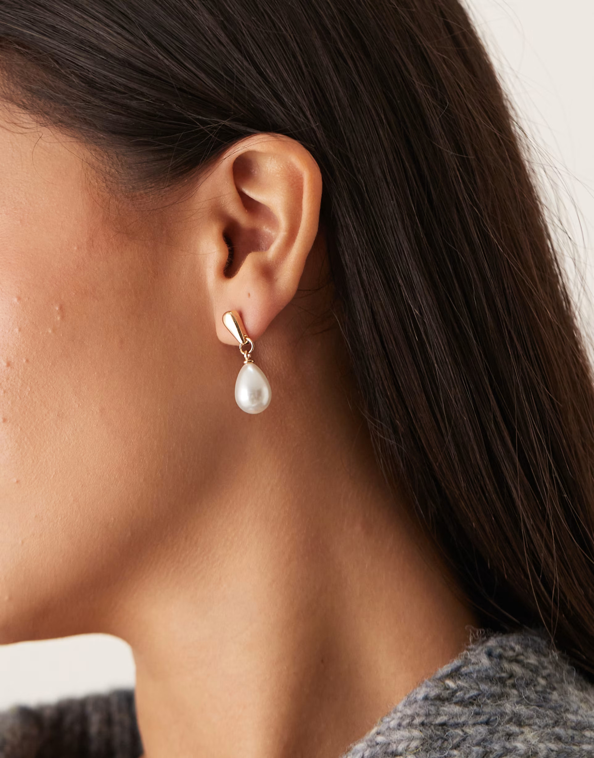 DesignB London minimal pearl drop earrings in gold | ASOS (Global)
