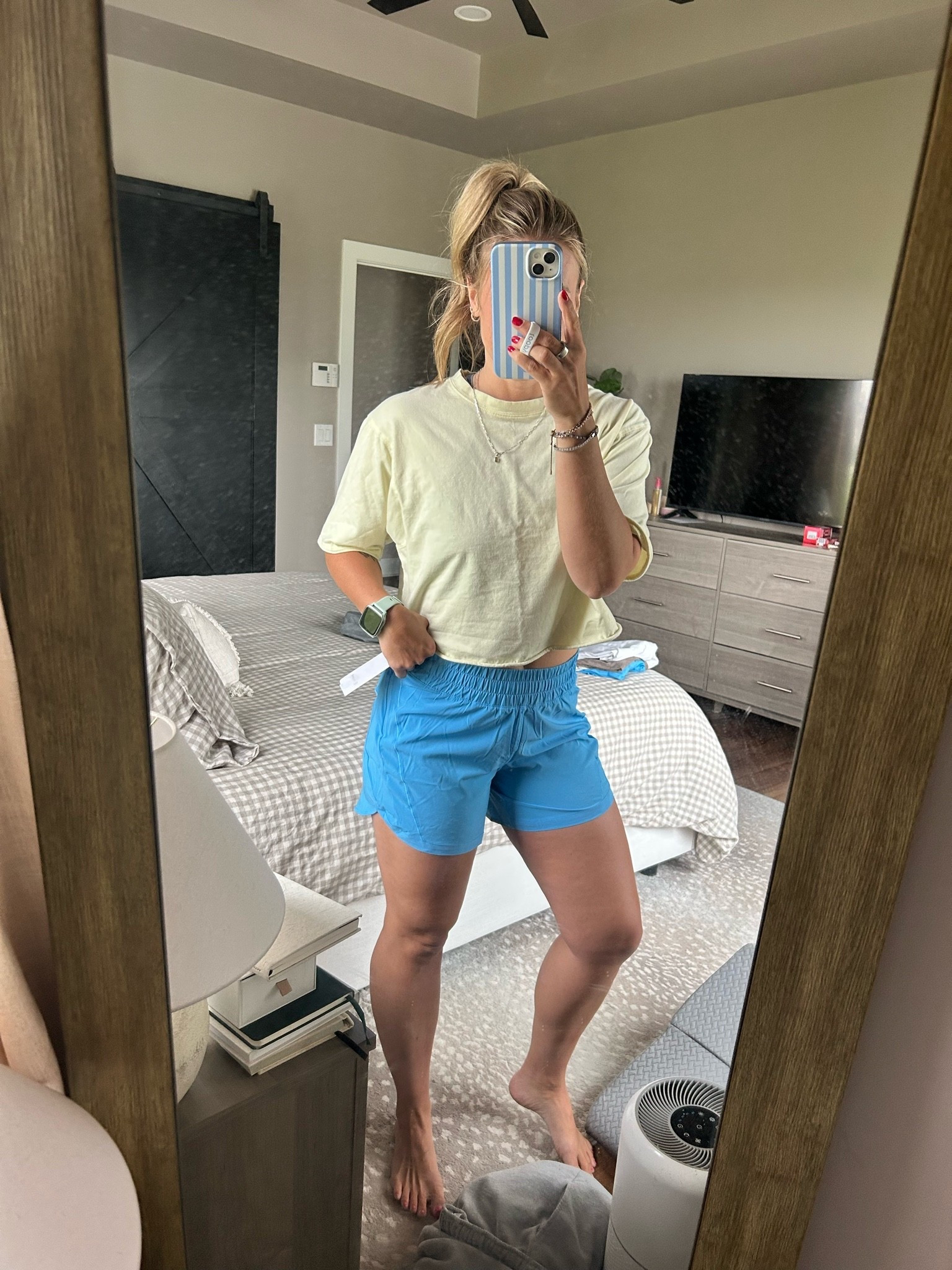 @lululemon 5” track that shorts - size 6, tee is a size small

#LTKActive #LTKootd