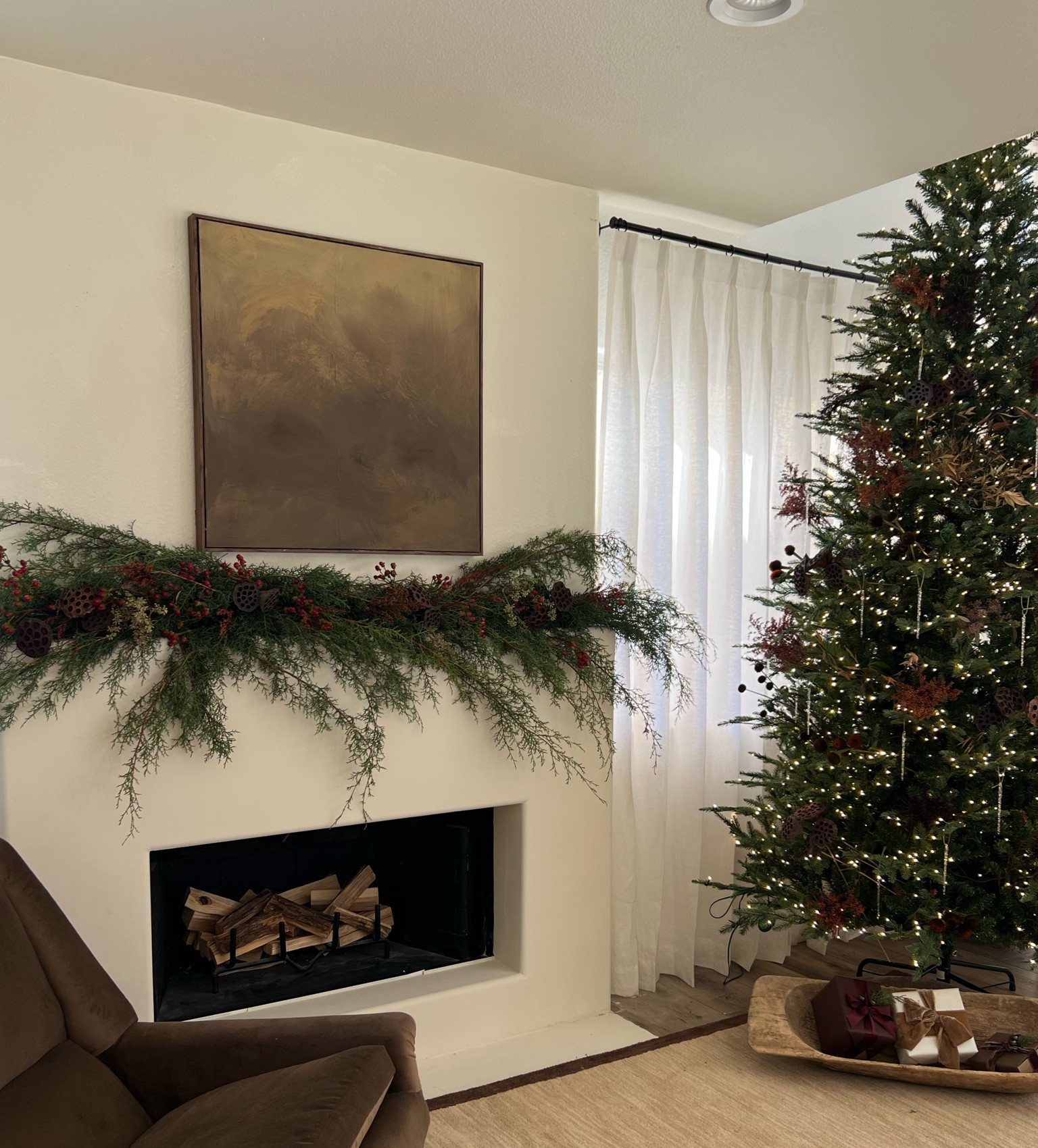 living room curtain details —

color: off-white, tailor pleat, unlined 