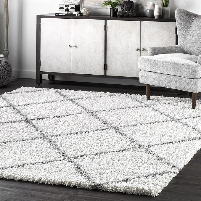 nuLOOM Tess Cozy Soft & Plush Modern Area Rug, 7' 10" x 10', White | Amazon (US)