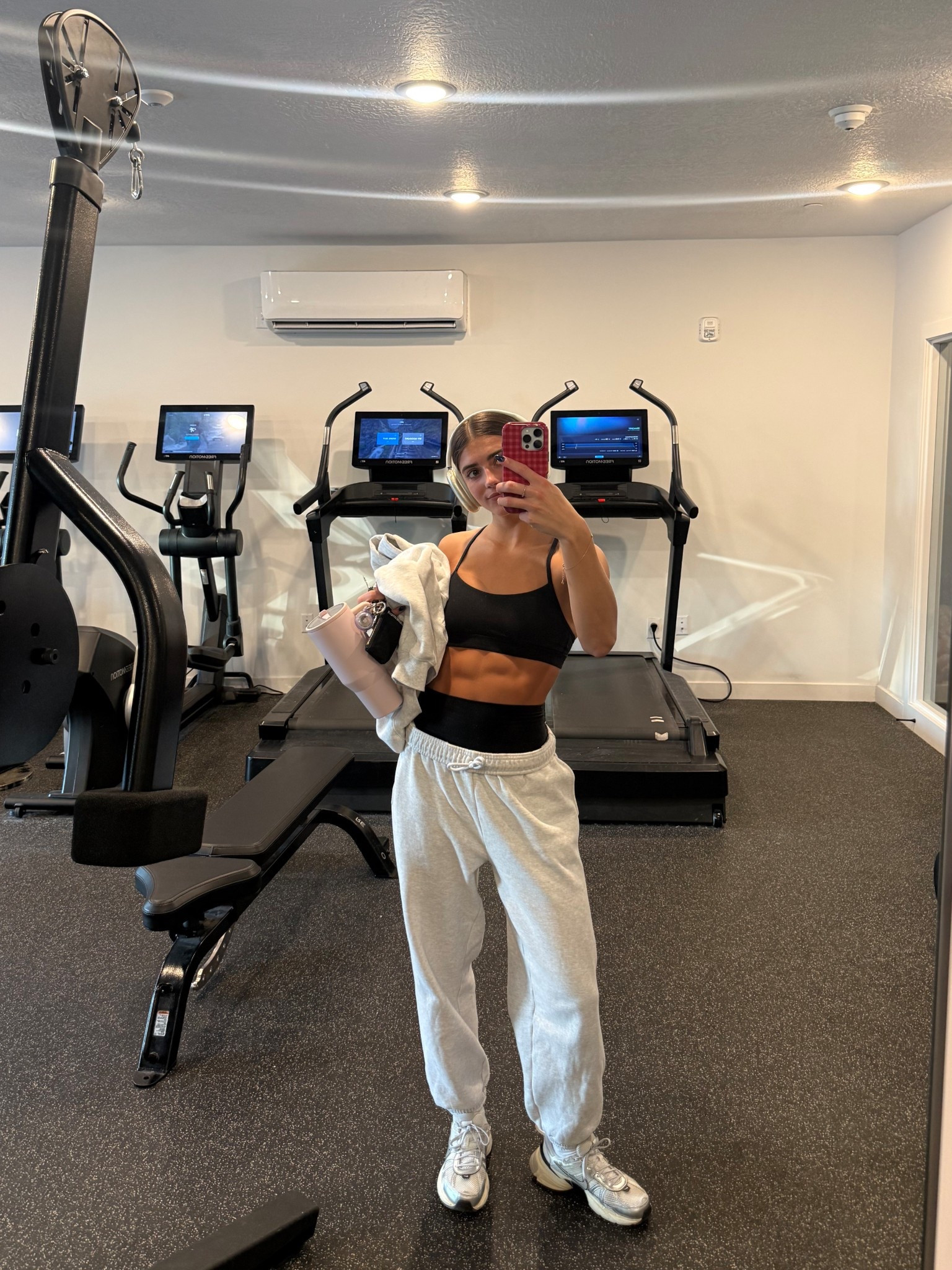 Gym essentials💪🏼

#LTKselfcare #LTKfitnessgoals #LTKootd