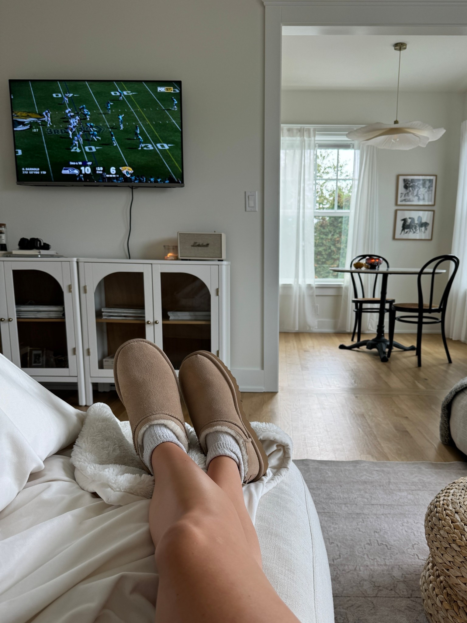 cozy at home 

#LTKHome #LTKFindsUnder100 #LTKSeasonal