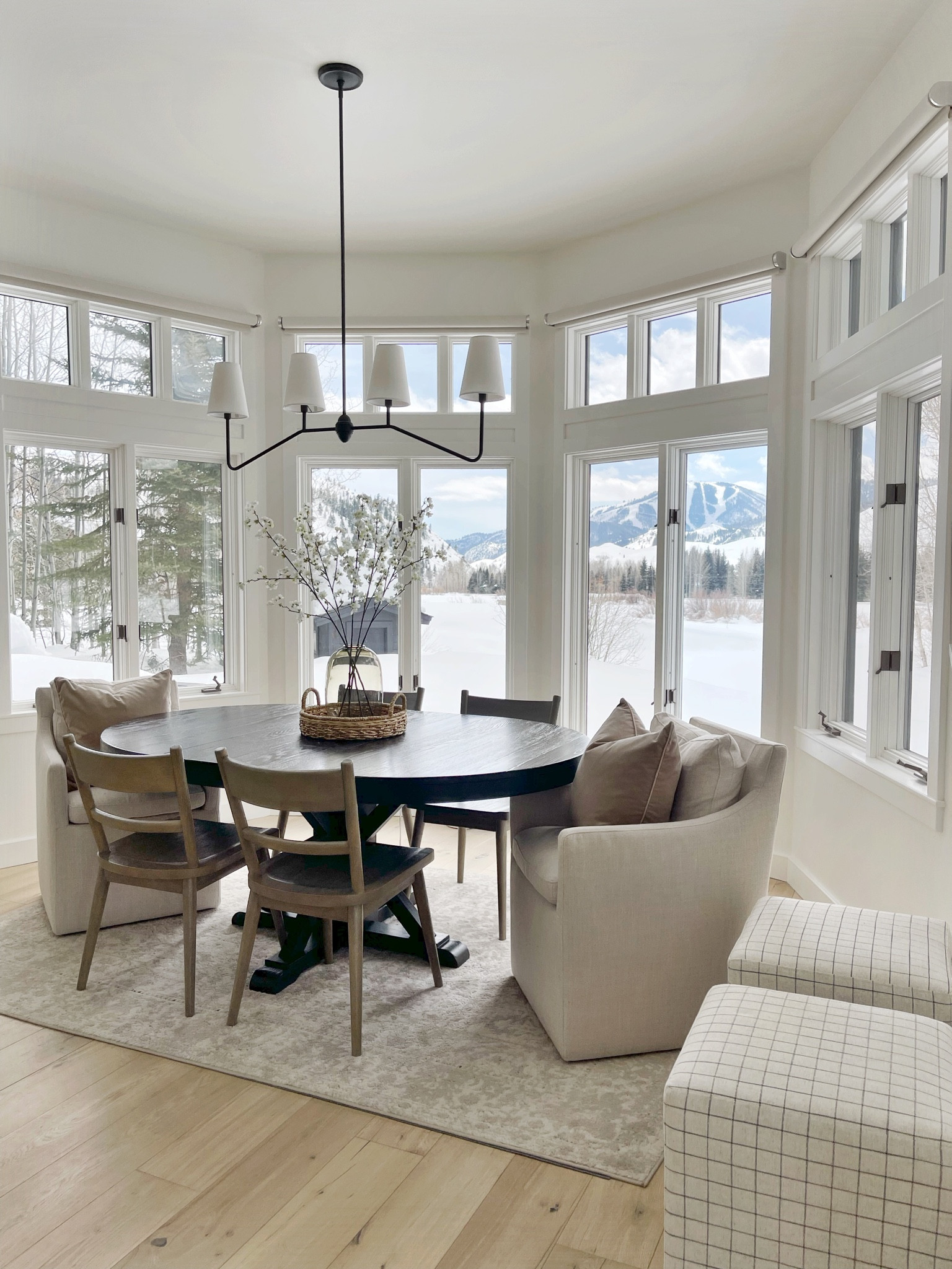 H O M E \ dining nook details!

Table
Chairs
Amazon
Home
Decor 
Target
Wayfair 

#LTKhome