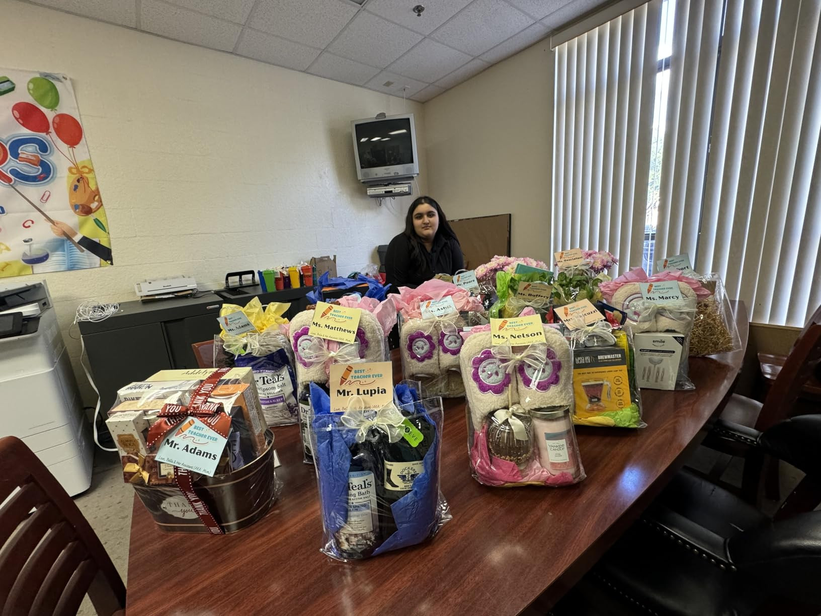 Ohuimrt 20 PCS Clear Plastic Gift Bags with Handles, Reusable Party Favor Bags with Ribbon Transp... | Amazon (US)