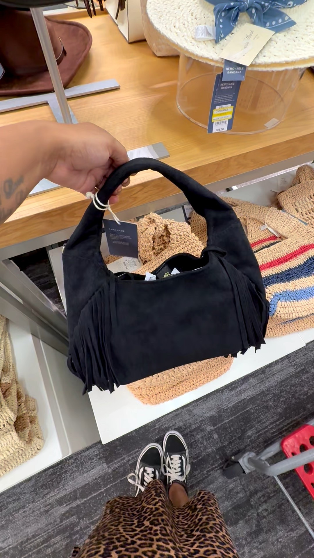 black fringe purse 🖤

#suede
#fauxsuede
#fringe
#western
#westernstyle

#LTKSeasonal #LTKStyleTip #LTKSaleAlert