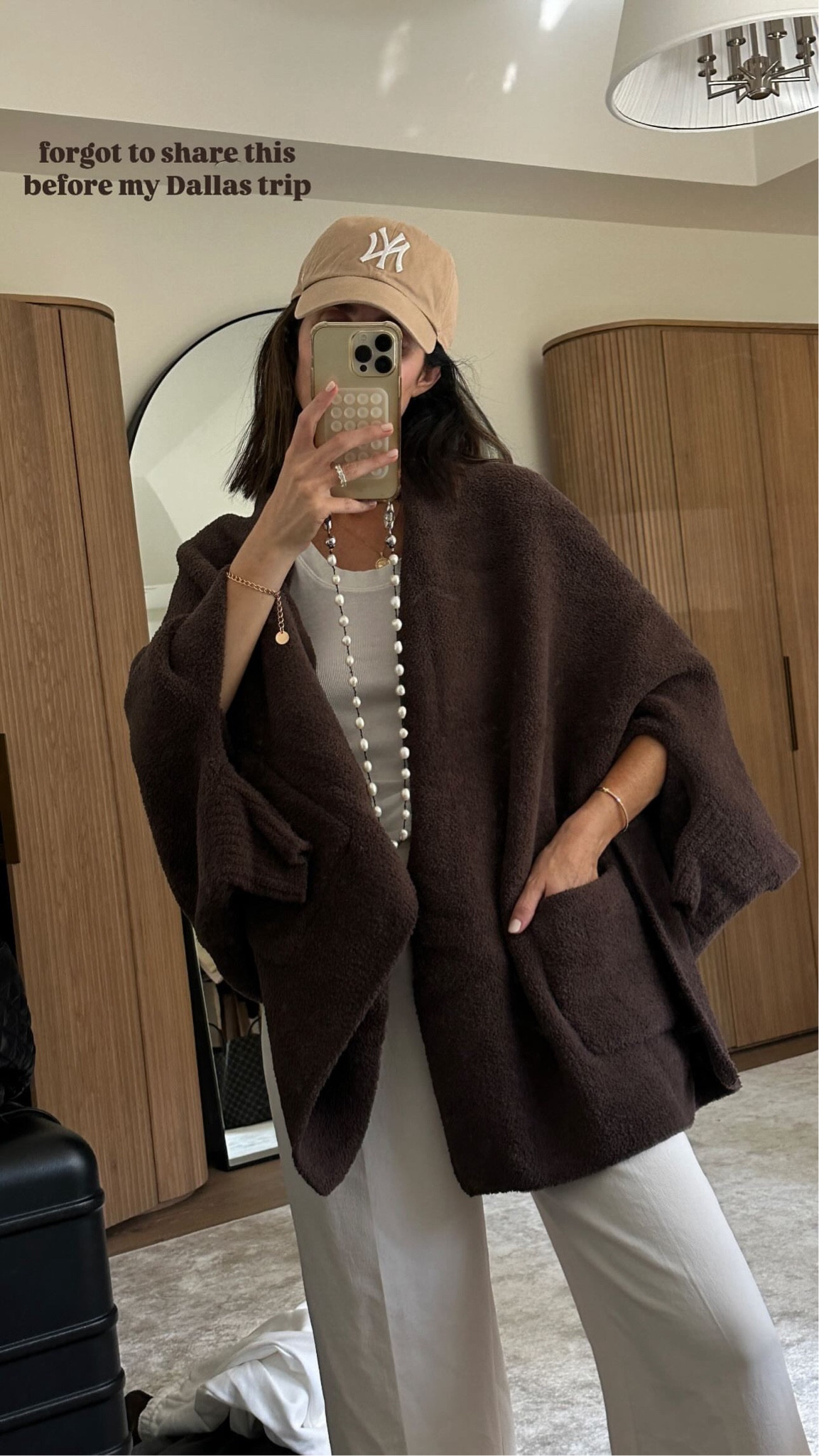 This cozy wrap is a must have for early morning school drop off
#stylinbyaylin #aylin

#LTKStyleTip #LTKHoliday #LTKSeasonal