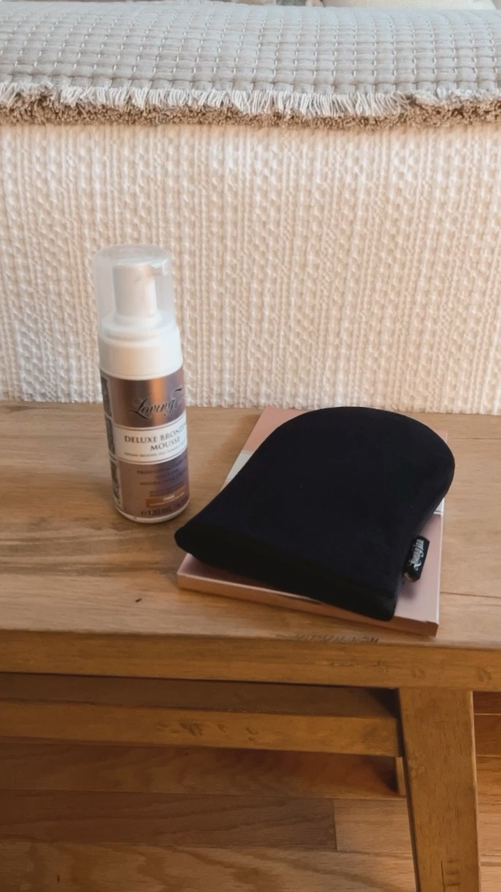 I tried this before my vacation to get a little color and it worked wonders. 
The applicator mitt is key for an even tan.
Loving tan
Applicator mitt 
Ultra beauty


#LTKSeasonal #LTKbeauty #LTKFind