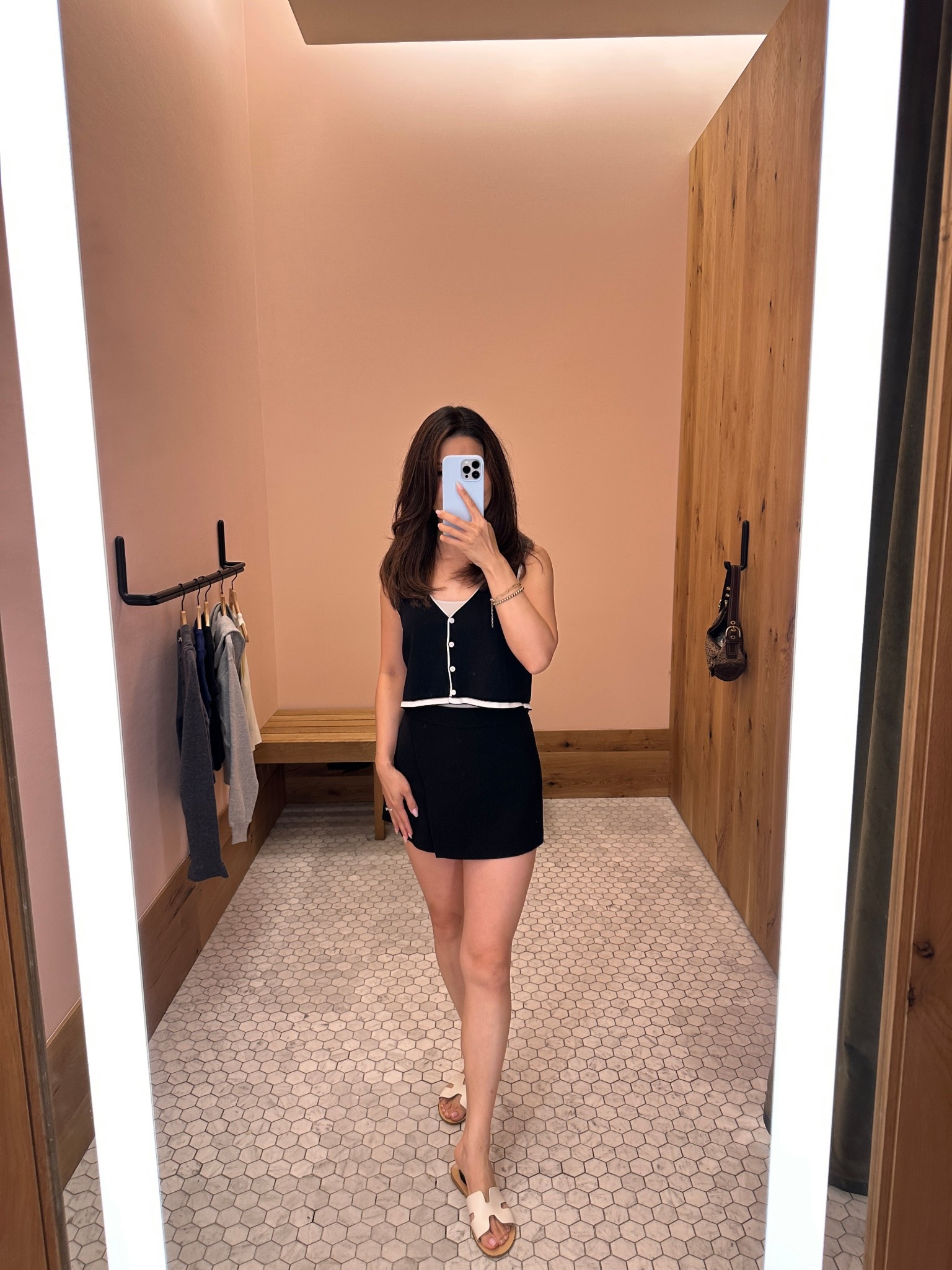 Casual chic 🤍🖤🤍🖤

#LTKpetite #LTKsale #LTKsummer