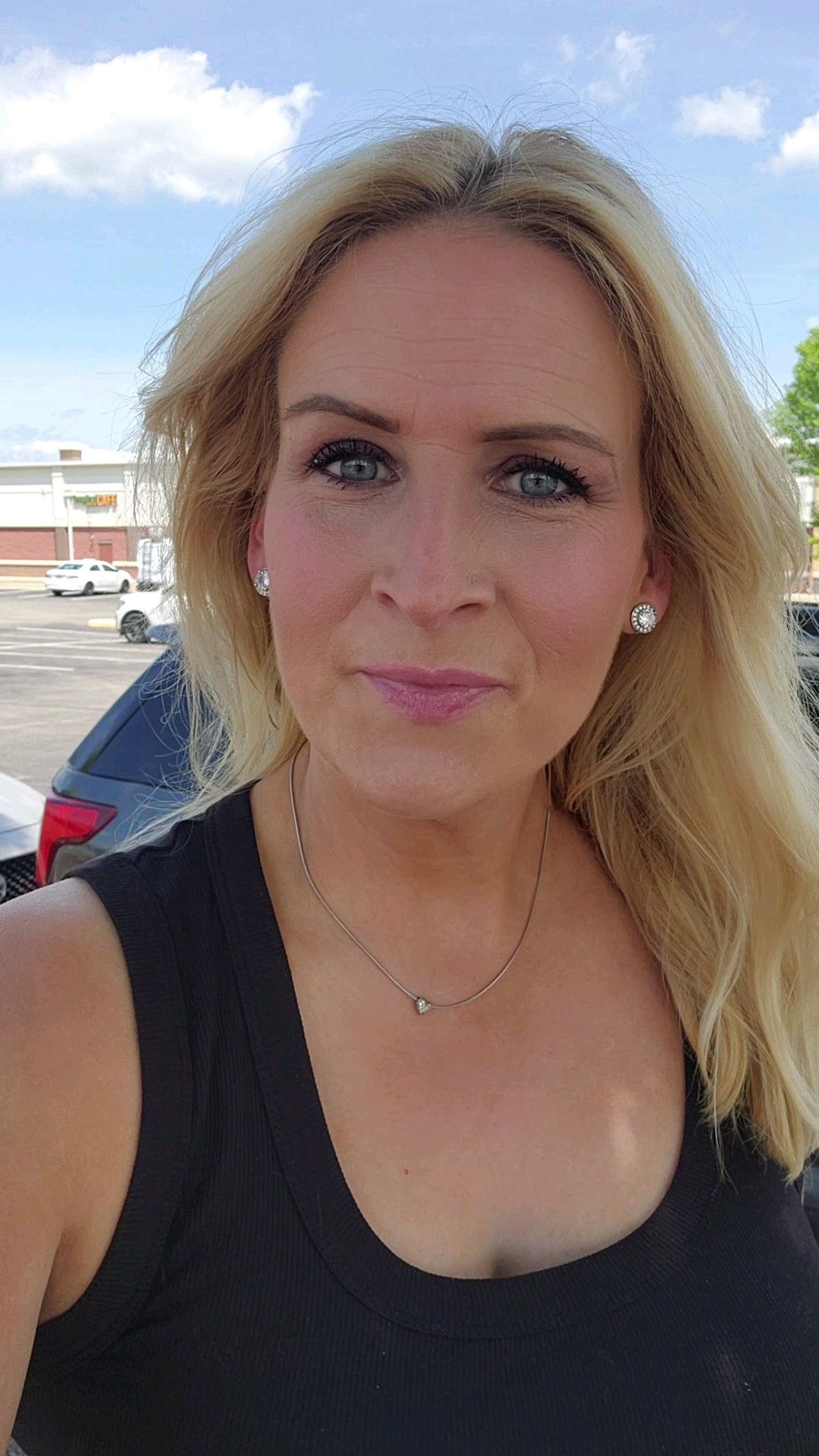 80k views thank you! And thanks to makeup for helping

#LTKStyleTip #LTKBeauty