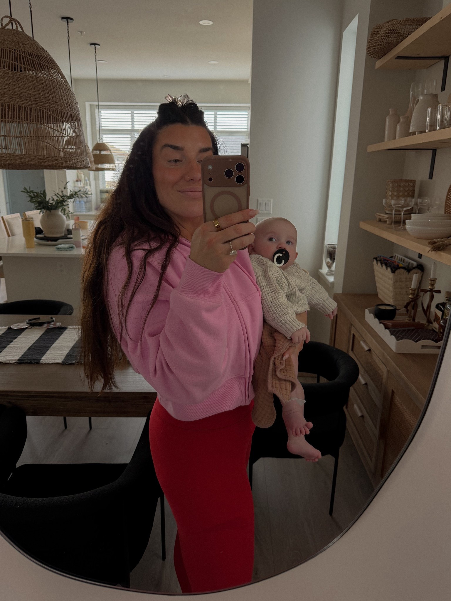 Cutest pink sweater 

Wearing L