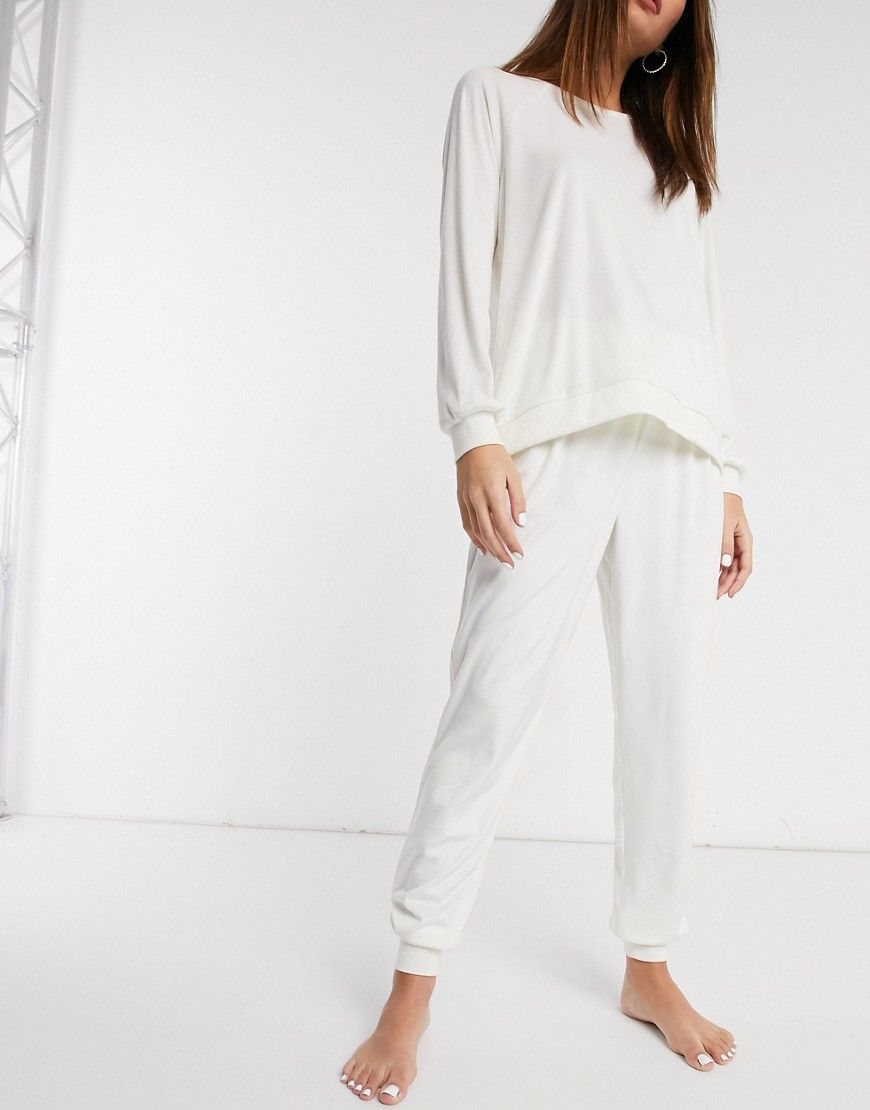 Chelsea Peers recycled poly super soft fleece lounge sweatshirt and trackies set in cream | ASOS (Global)