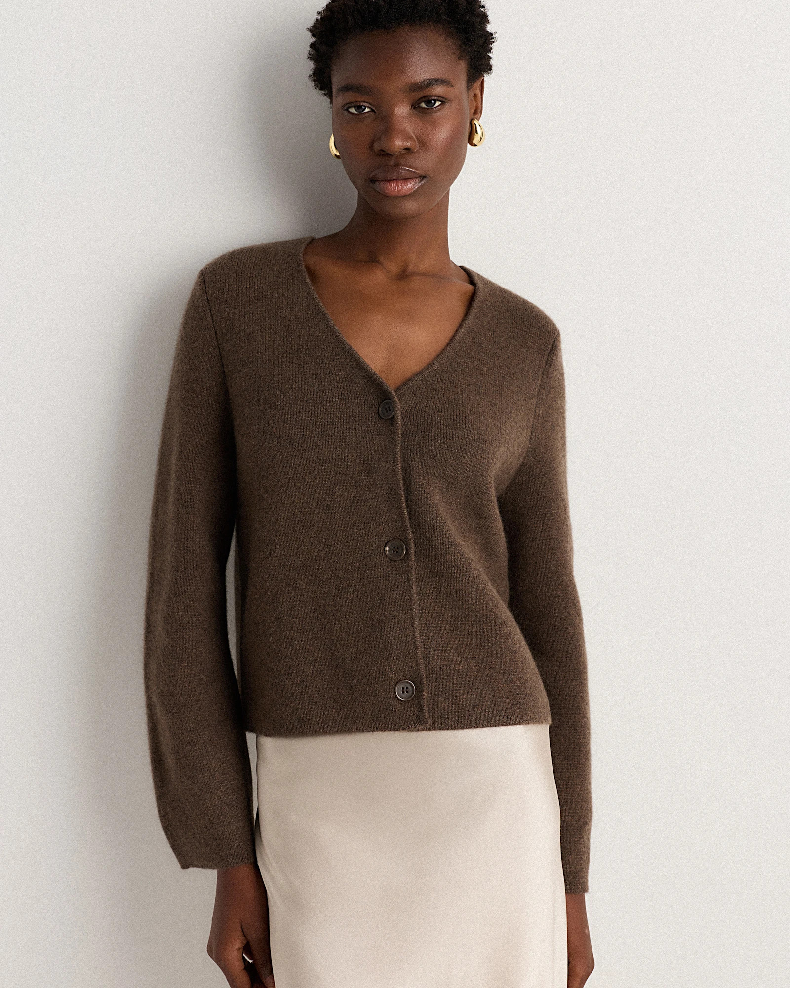 Quince | Women's Mongolian Cashmere Structured V-Neck Cardigan Sweater in Brown, Size XL | Quince