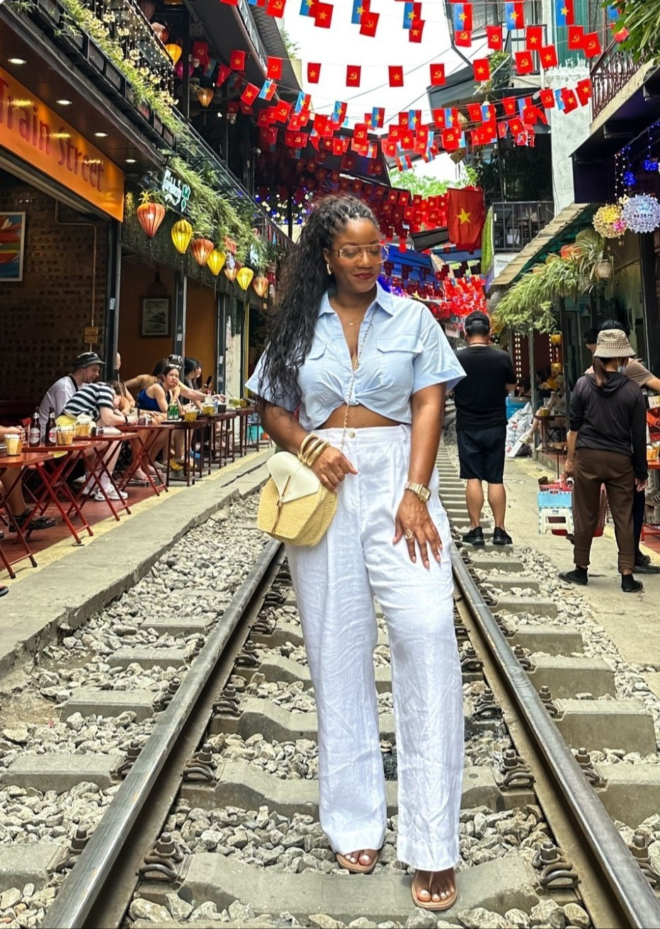 Spring is finally in the air, and I am living for these breezy layers! 🌸✨ This look is my go-to recipe for effortless spring style. A pair of crisp white wide-leg pants and a light blue button-down tied at the waist is the perfect transitional outfit as the weather starts to warm up. Spring Outfit / Spring Fashion / White Wide Leg Pants / Blue Button Down / Spring Break Outfit / Transitional Style / Woven Bag / Casual Spring Look / Brunch Outfit / Effortless Style / Warm Weather Fashion / Spring Accessories / Weekend Outfit / Light Blue Shirt / Chic Spring Wear

#LTKSeasonal #LTKootd #LTKMidsize