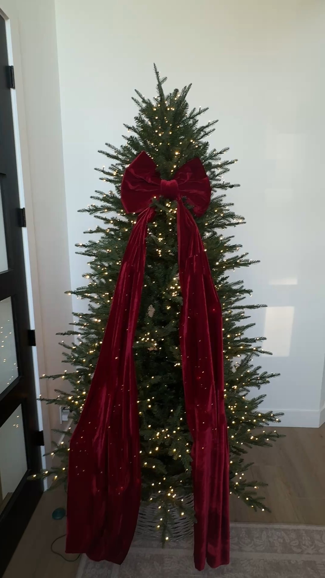 Viral Christmas tree bow 

#LTKGiftGuide #LTKSeasonal #LTKCyberWeek