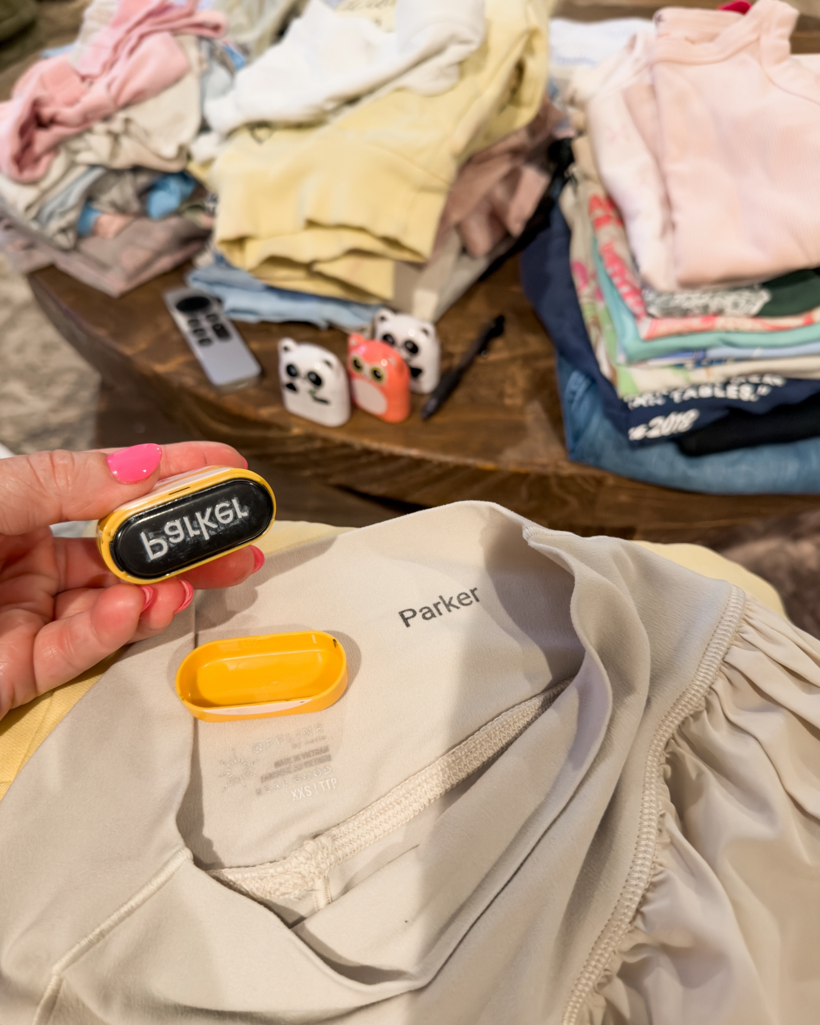 Quintuplet mom life = LOTS of laundry 😅🤍

These custom name stamps have been an absolute lifesaver—no more guessing whose is whose 🙌🏼 Just stamp and go!

Simple, quick, and keeps me (somewhat) organized 💗 Ink comes in black & white within the kne stamp. 