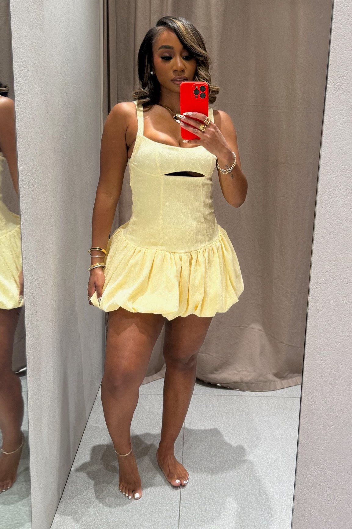 Yellow balloon mini dress! 



#LTKootd #LTKMidsize