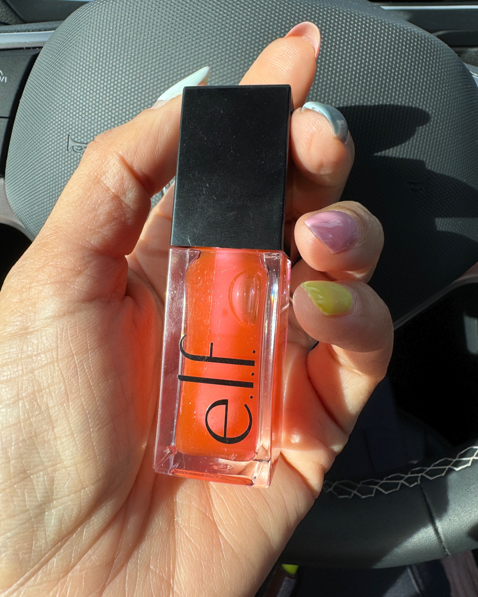 Labios hidratados con este gloss de elf. Es el dupe de el Dior Oil 

#LTKbeauty #LTKsalealert #LTKfindsunder50