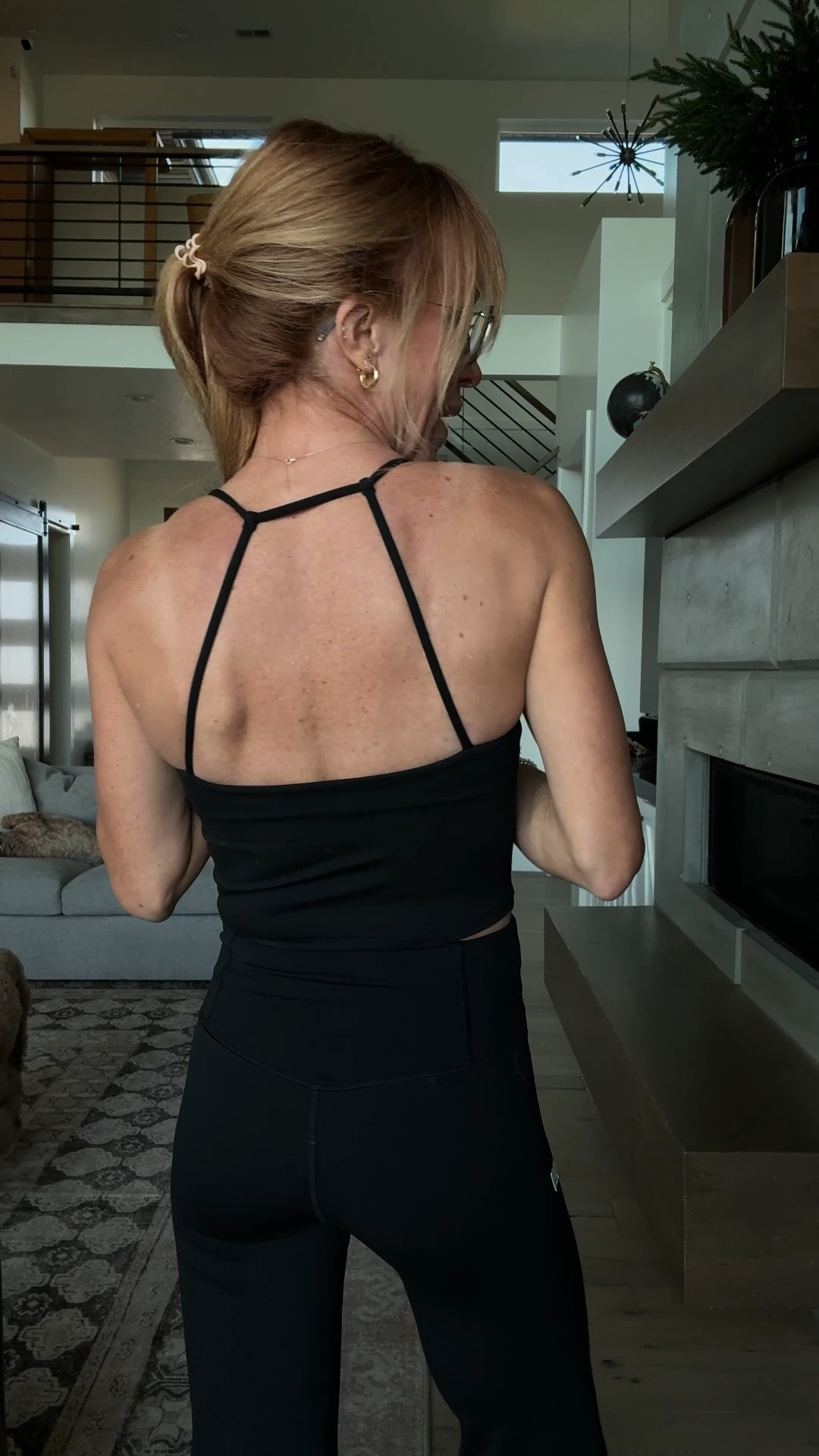 I am loving these pants for pilates AND to wear out and about with sneakers or sandals from the AllTheFeels™️ Collection. I'm in the small in the top and bottoms. @Vuori US #vuoripartner
