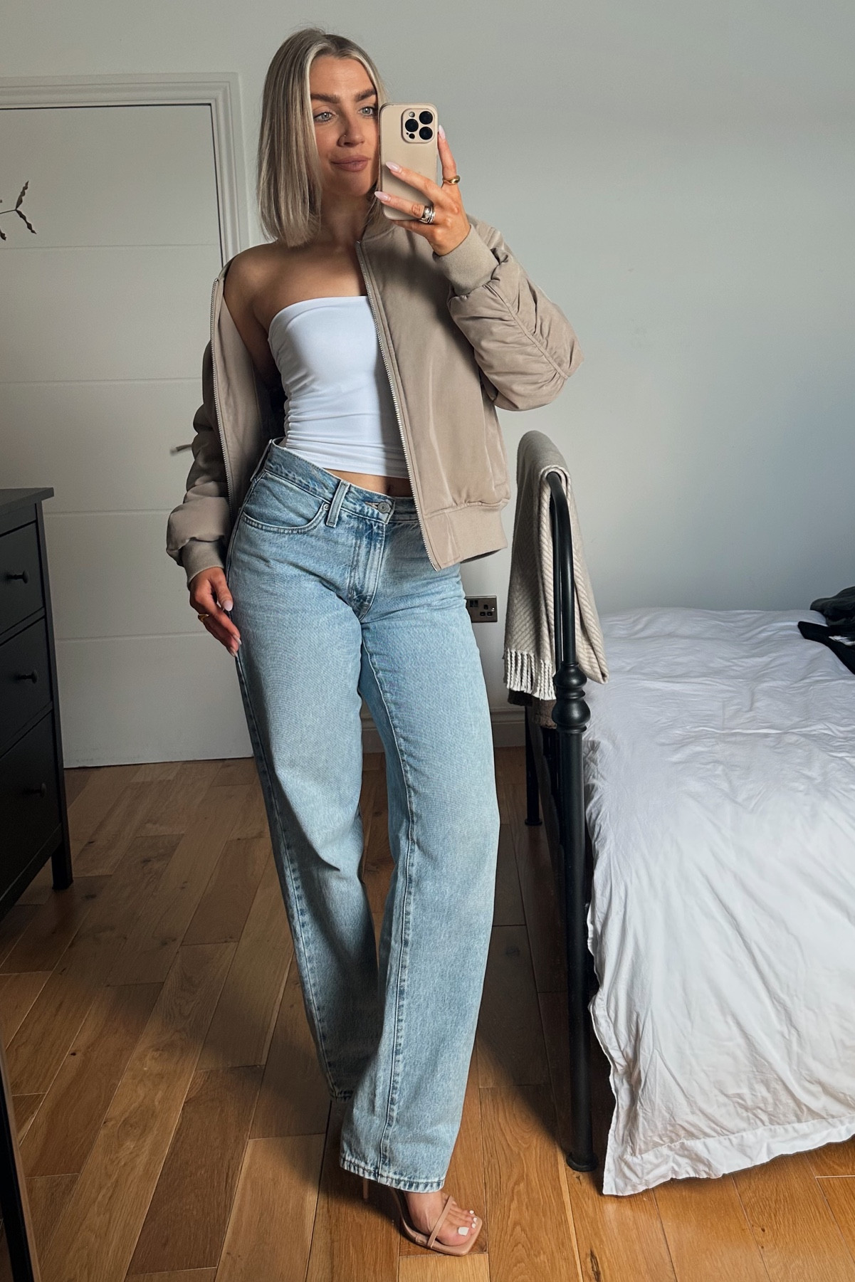Going out outfits
Brunch outfits 
Minimalist style
Levi’s jeans
Bomber jacket
White boob tube top H&M
Scandinavian fashion 
Outfit ideas for women
Spring outfits 
Simple outfit 
Nude strap heels