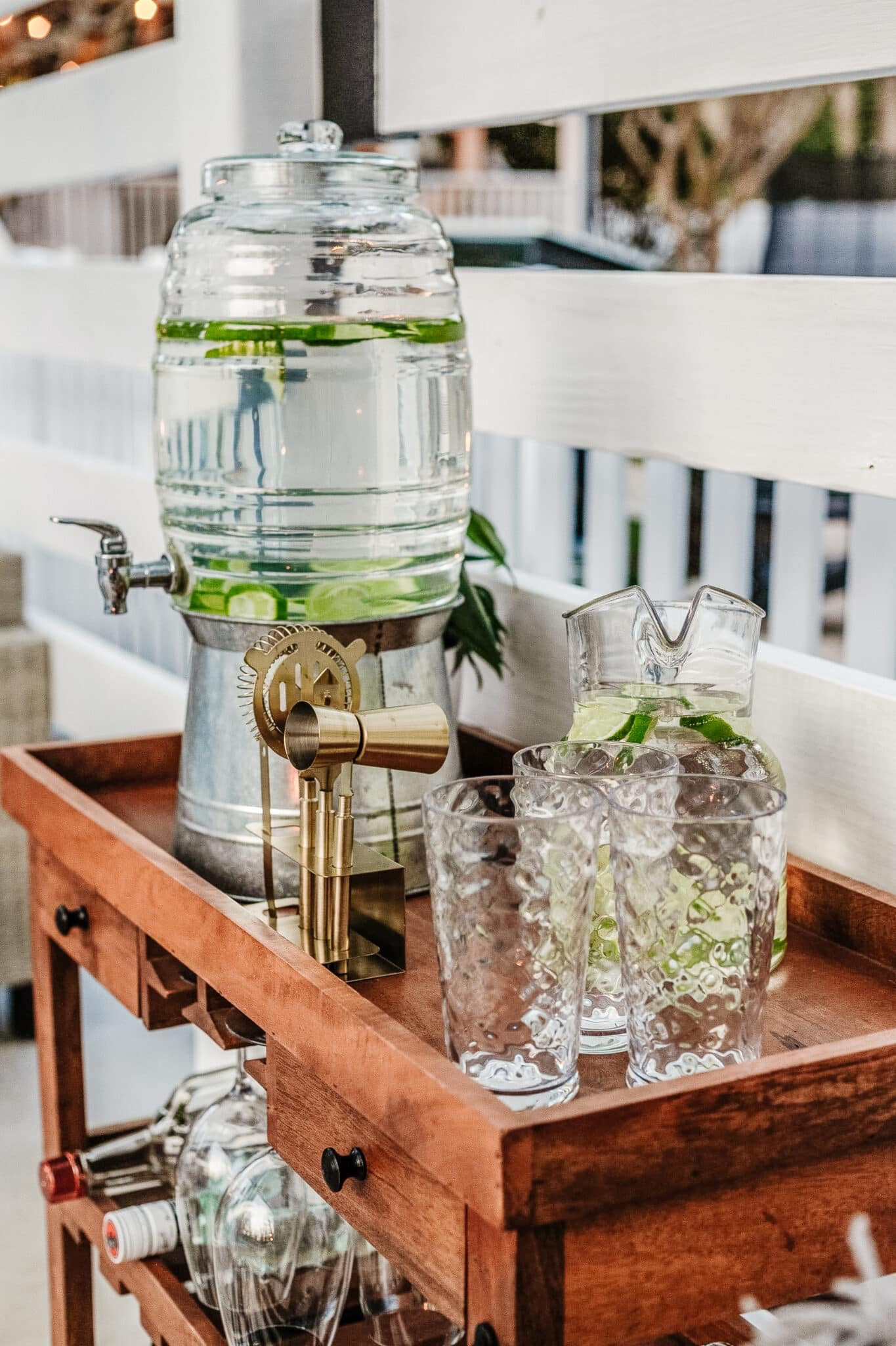 
Don’t forget to set up the outdoor drink station ! 

#LTKSeasonal