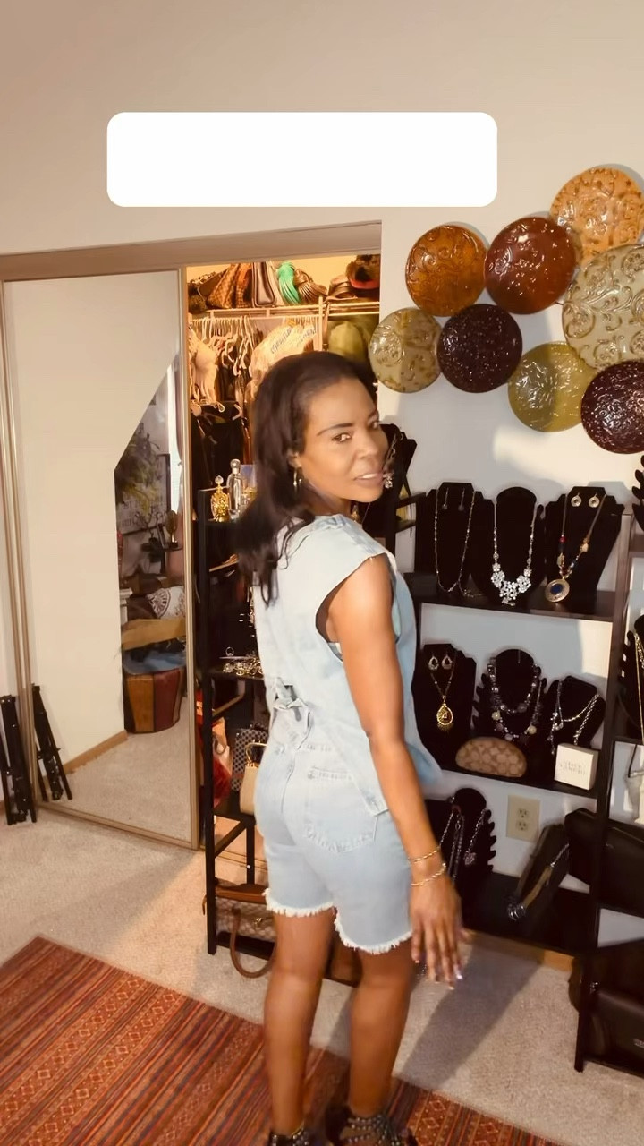 Modeling Temu Fashion Jean Short Set Under $30 😍 Affordable Distressed Denim Suit - Crop Top And Loose Taper... Everyday Glam Modeling this Temu fashion jean short set under $30 and it’s giving expensive, classy, everyday glam 😍 I love finding affordable outfits that look high-end without spending a lot, and this set is perfect for casual days, brunch, or stepping out feeling confident and stylish. If you love budget-friendly fashion, Temu finds, and looking put together for less — this one is a must-have ✨

Shop more affordable fashion here 👉 https://www.shopltk.com/explore/nothinglikesweet_t # Temu 

#LTKootd #LTKgrwm #LTKPetite