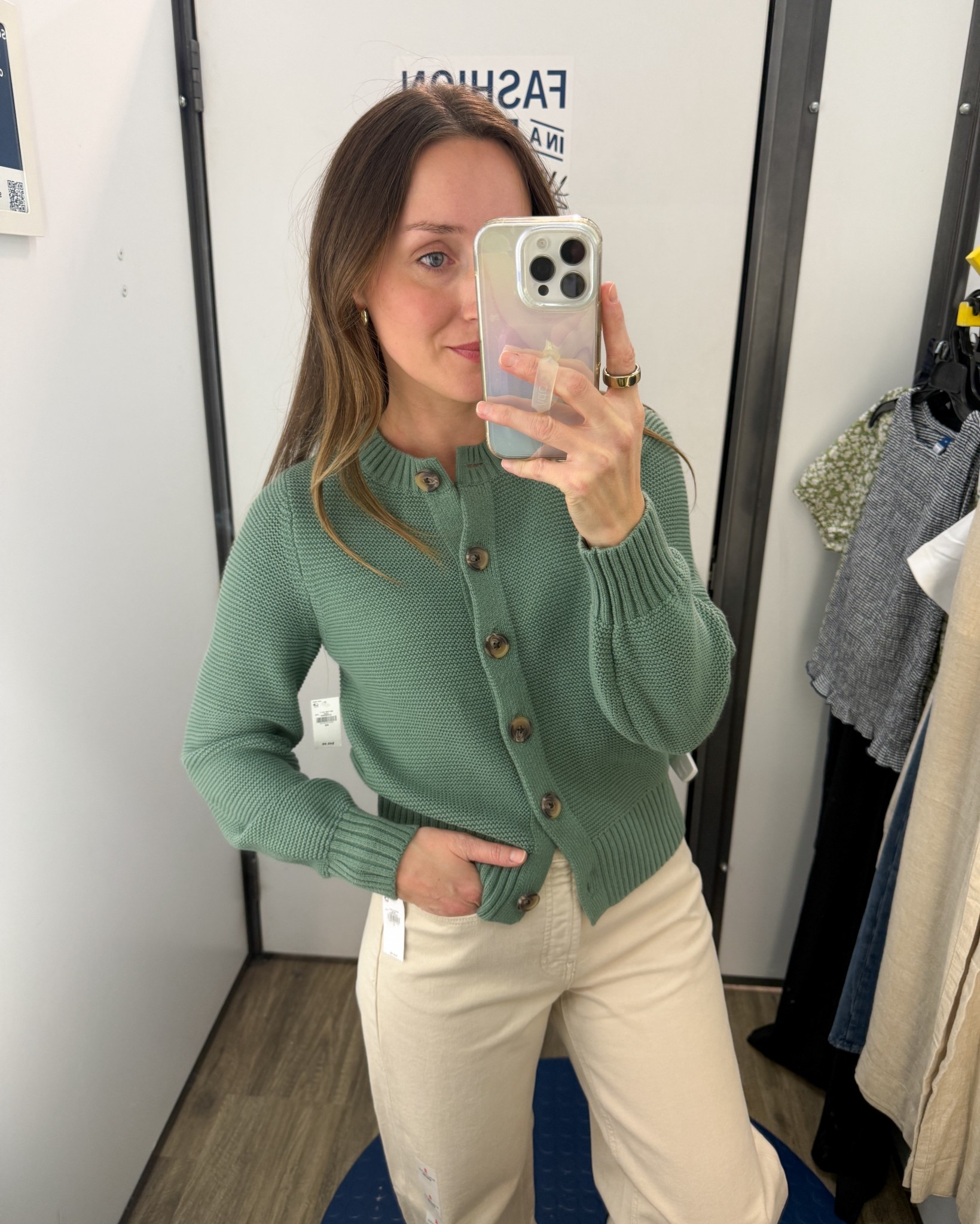 This cardigan is 100% cotton! We love to see it! Wearing an XS. This is the perfect weight to carry you through spring. ￼