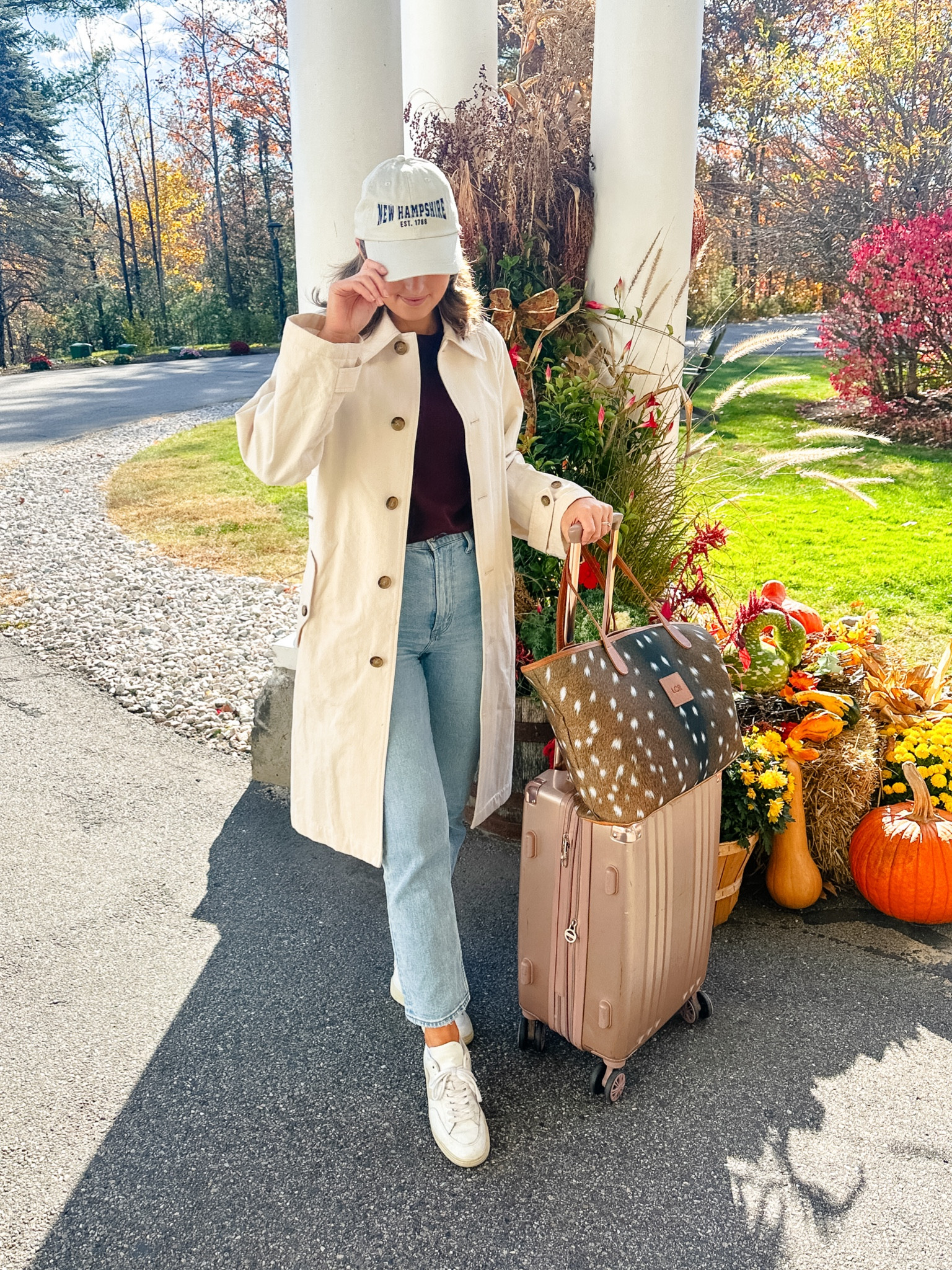 Travel outfit today! Wearing an XS in coat & sweater. And 25/reg in jeans 

#LTKTravel #LTKSeasonal