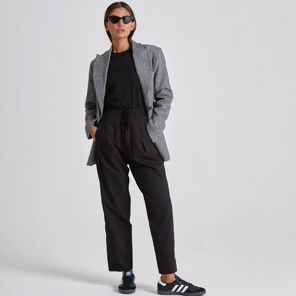 THE ULTIMATE RELAXED TROUSER - BLACK | WAT The Brand