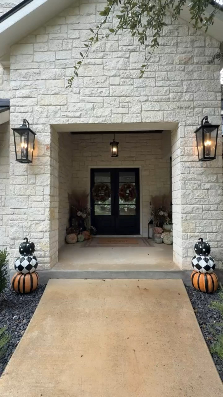 New fall home decor!

#LTKOver40 #LTKHome #LTKSeasonal