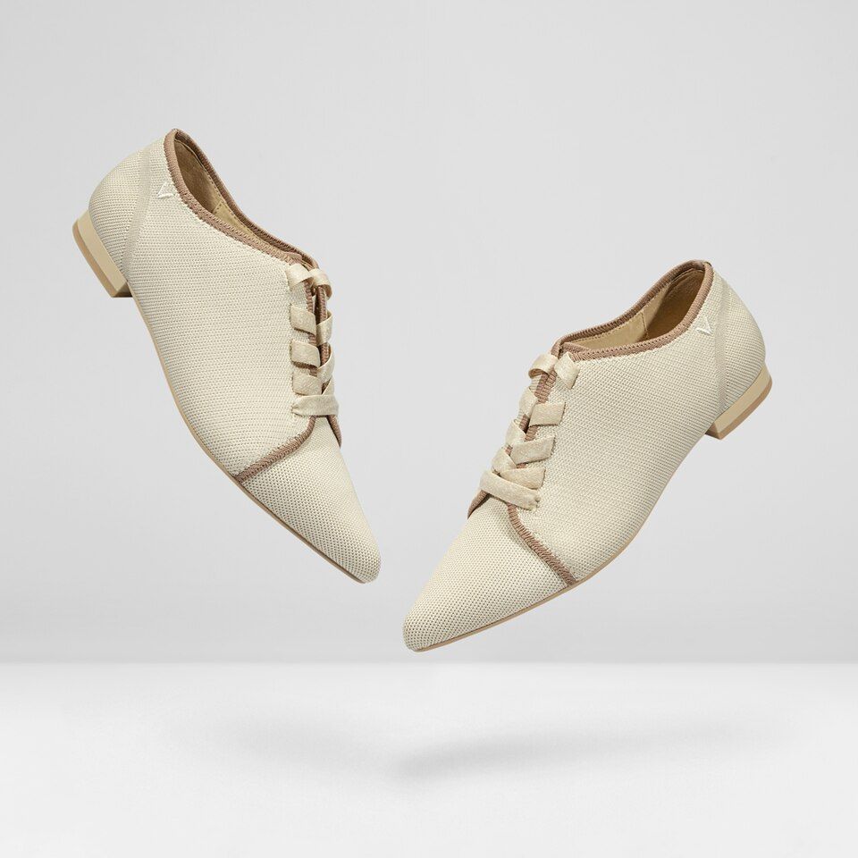 Pointed-Toe Lace-Up Oxfords | VIVAIA