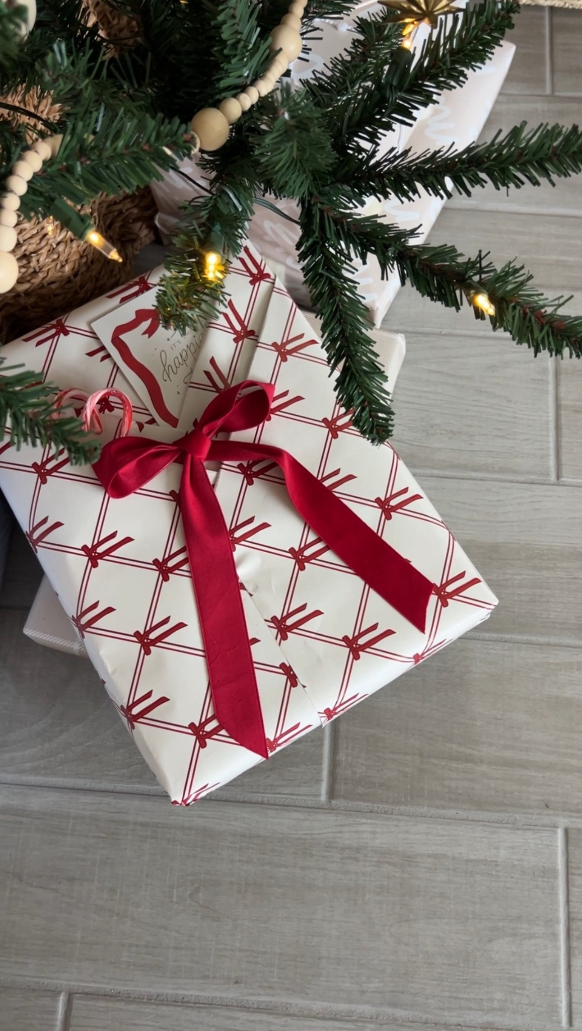 Love this bow wrapping paper! Pairs so well with this velvet red bow ♥️🎁🎀

#LTKHoliday