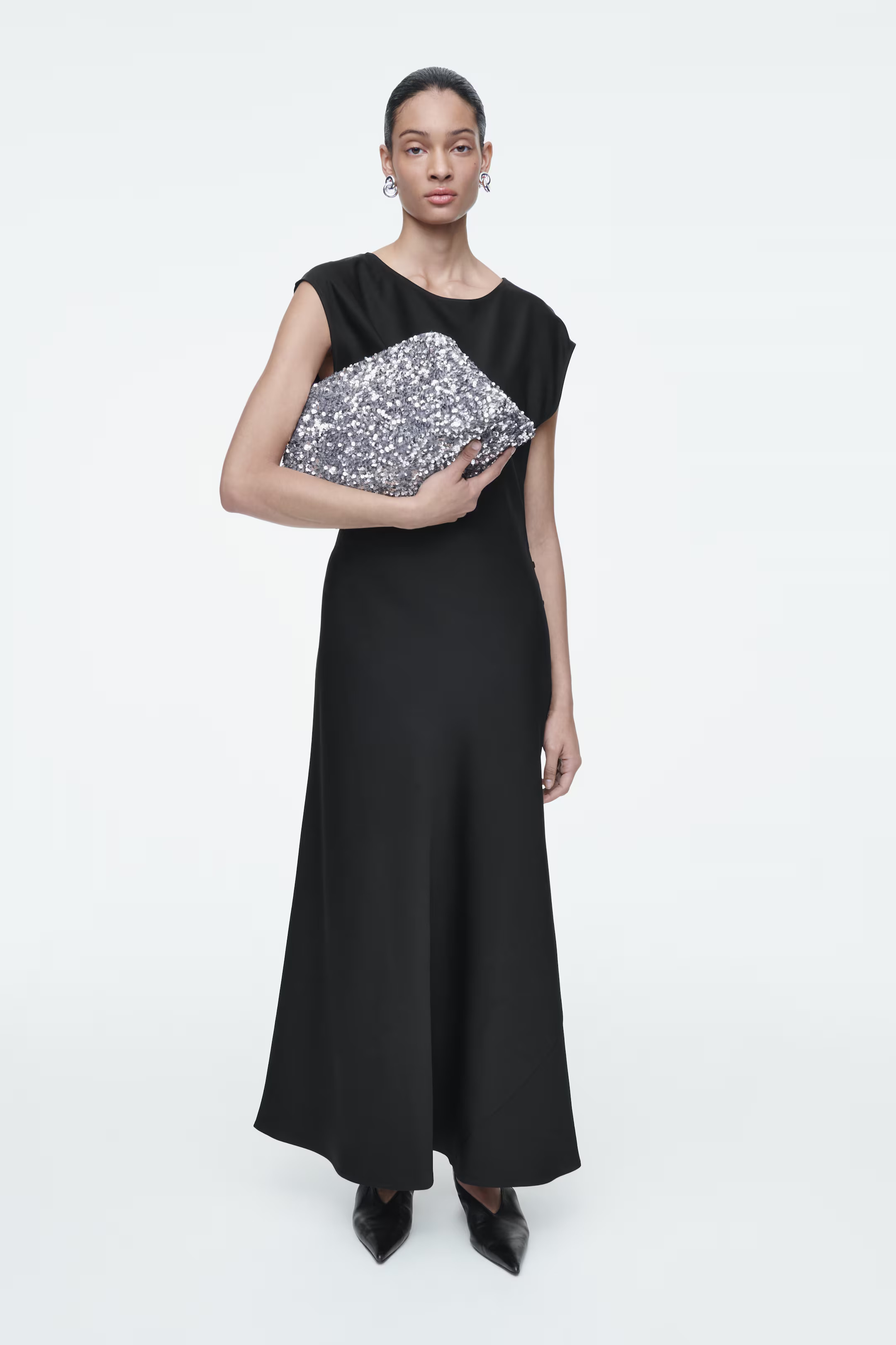 OVERSIZED SEQUINNED FRAMED CLUTCH | H&M (UK, MY, IN, SG, PH, TW, HK)