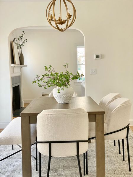 White upholstered dining chairs.

#diningchairs

#LTKhome