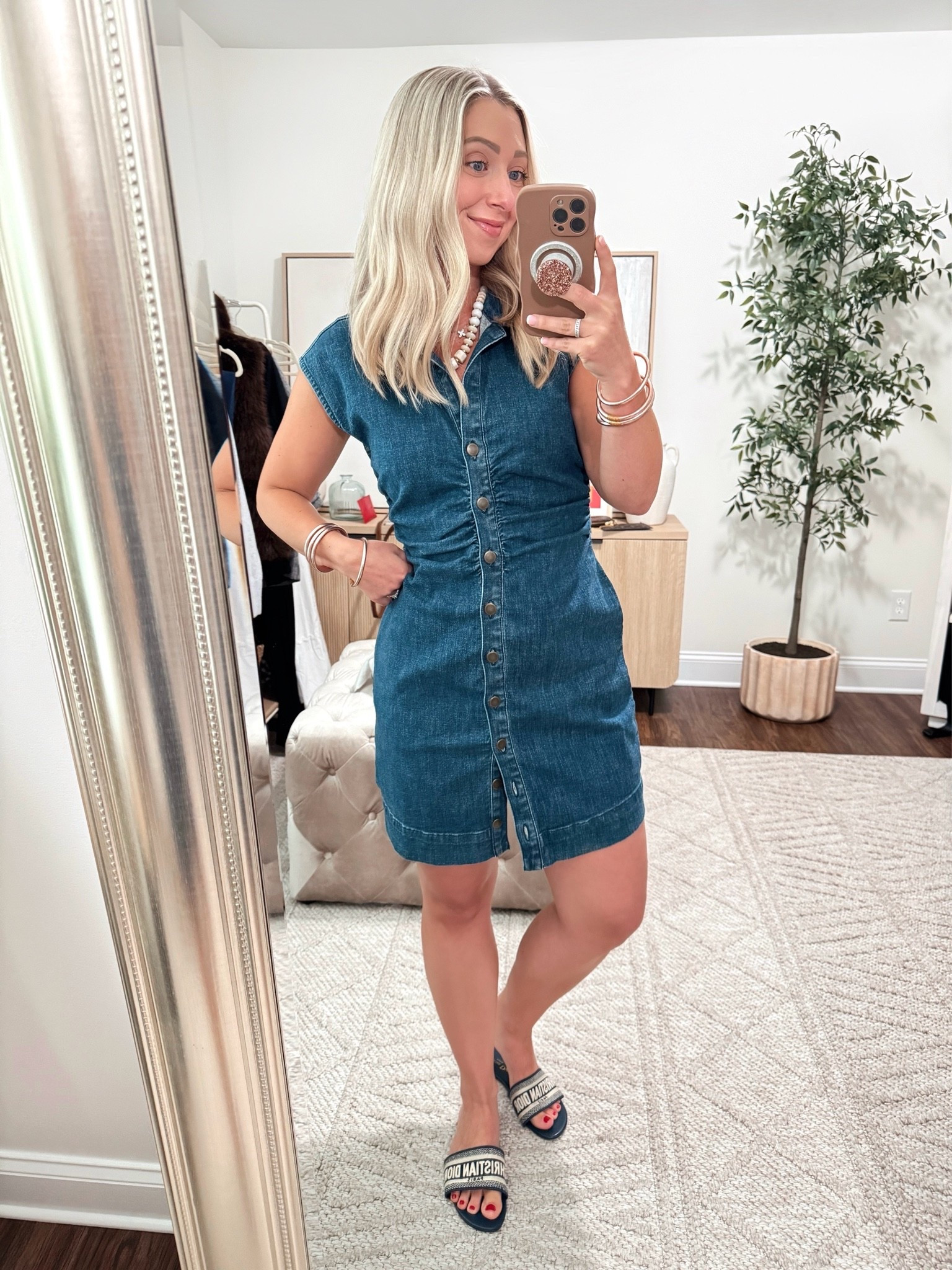 The cutest denim dress that looks like Veronica beard! Size small regular (TTS)—very stretchy! Currently 50% OFF

Loft, denim dresses

#LTKdayinmylife #LTKootd #LTKgrwm