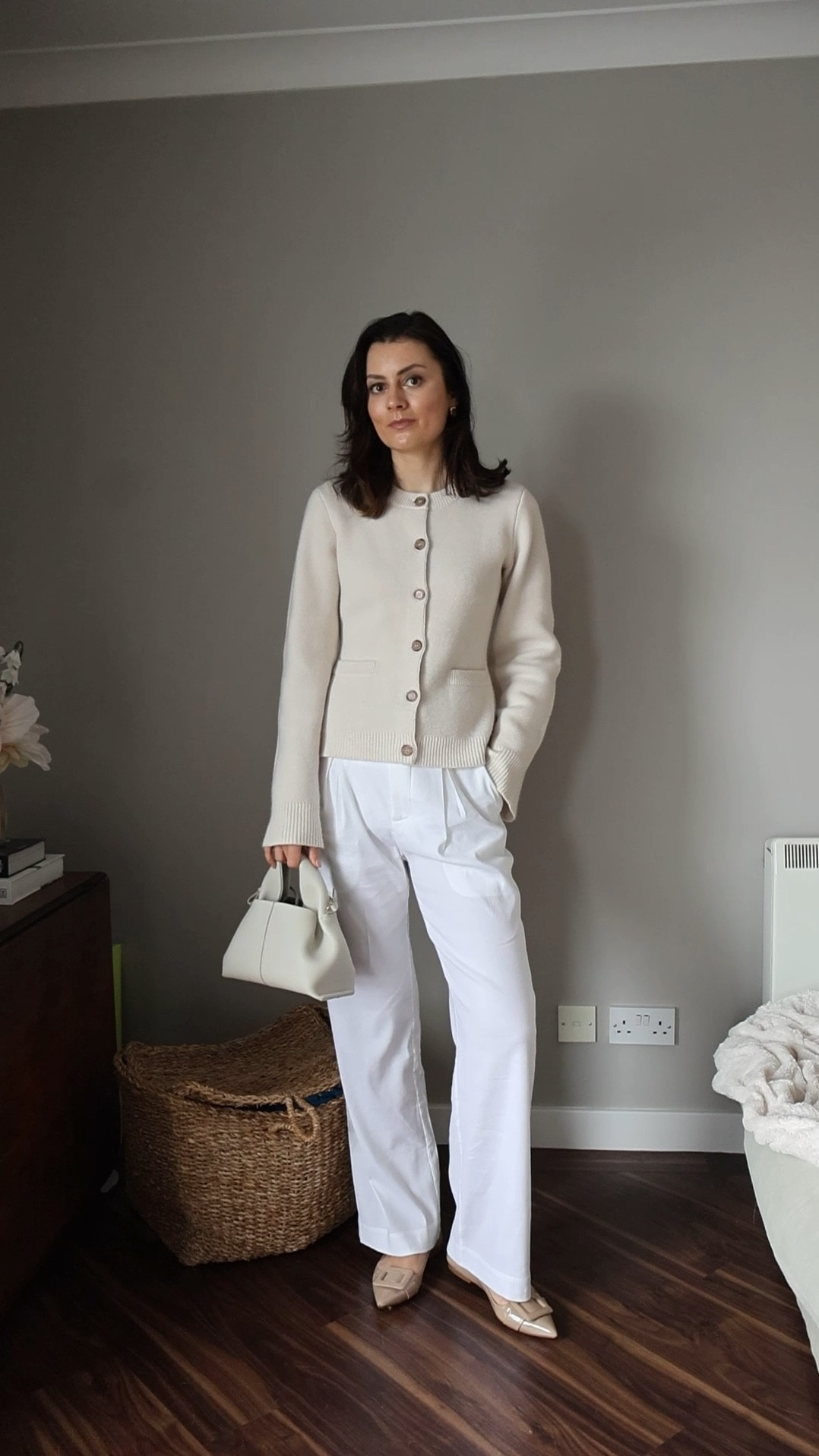 A total white look perfect for spring 

Total white look, white trousers, white outfit, linen trousers, spring outfit, everyday outfit, white cardigan, cashmere cardigan, polene bag

#LTKstyletip #LTKeurope #LTKSeasonal