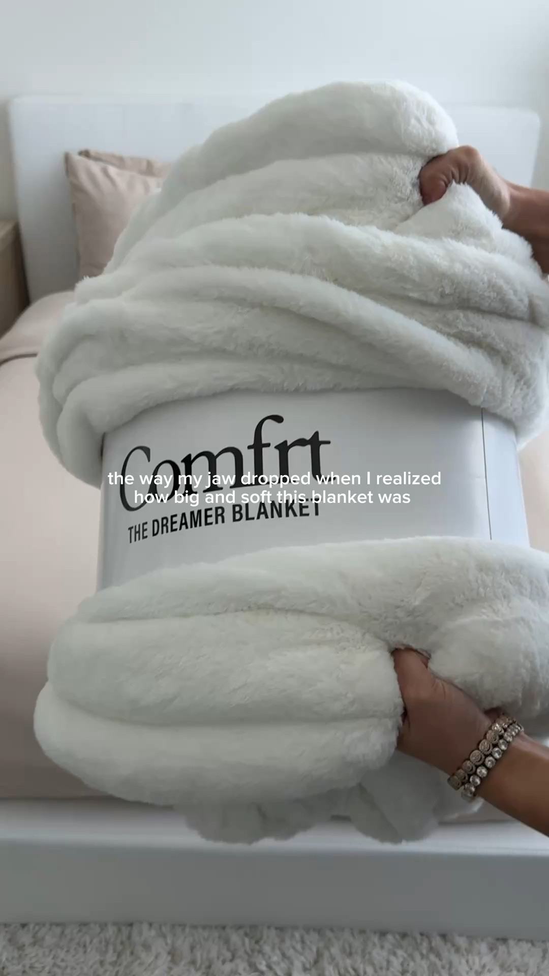 I have the color frost in mega dreamer size🤍 Use code MICAELA687816 for an extra 15% off!

#LTKHome #LTKmorningroutine