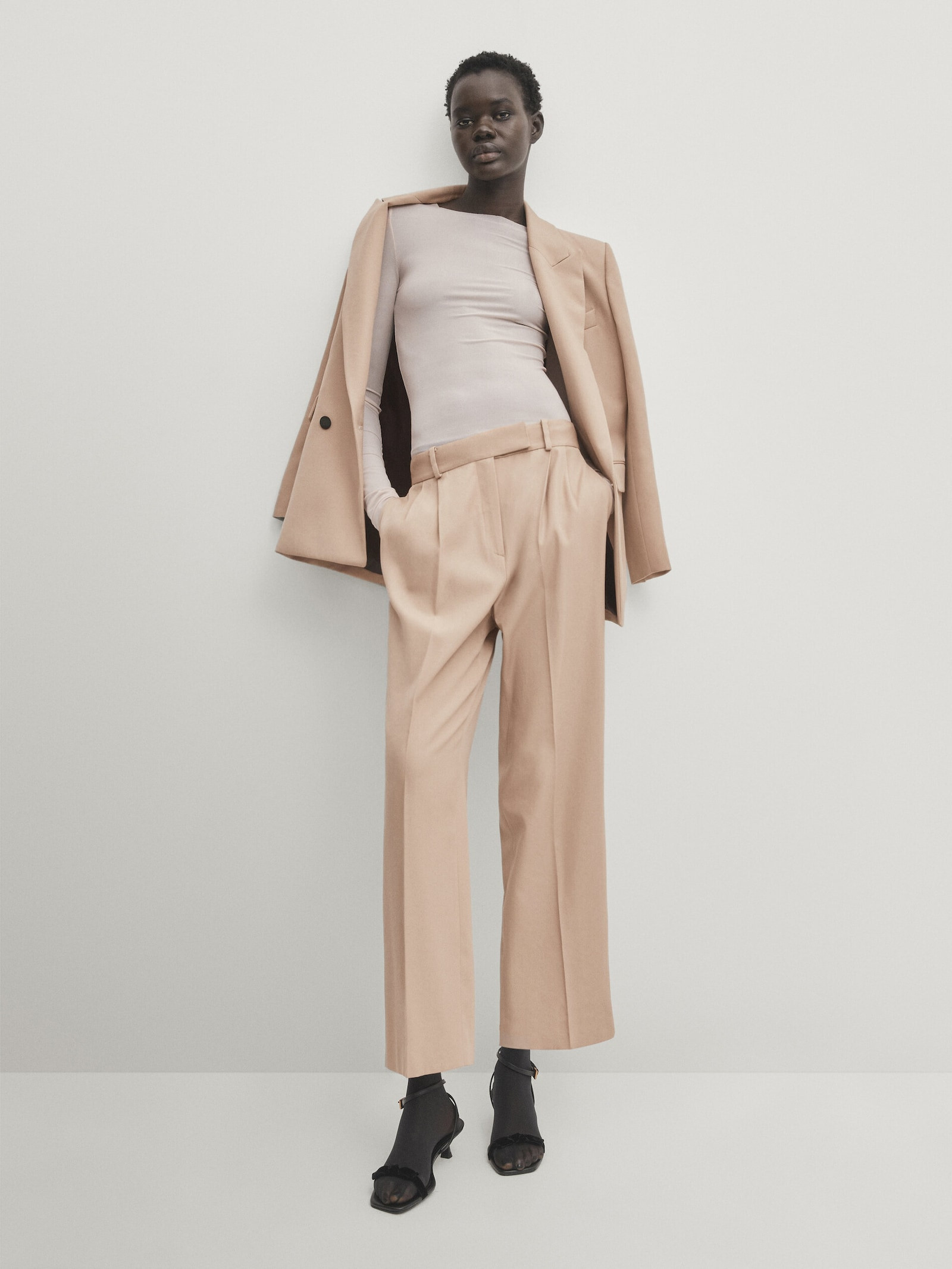 Straight-Leg-Anzughose mit Bundfalten -Studio | Massimo Dutti DE