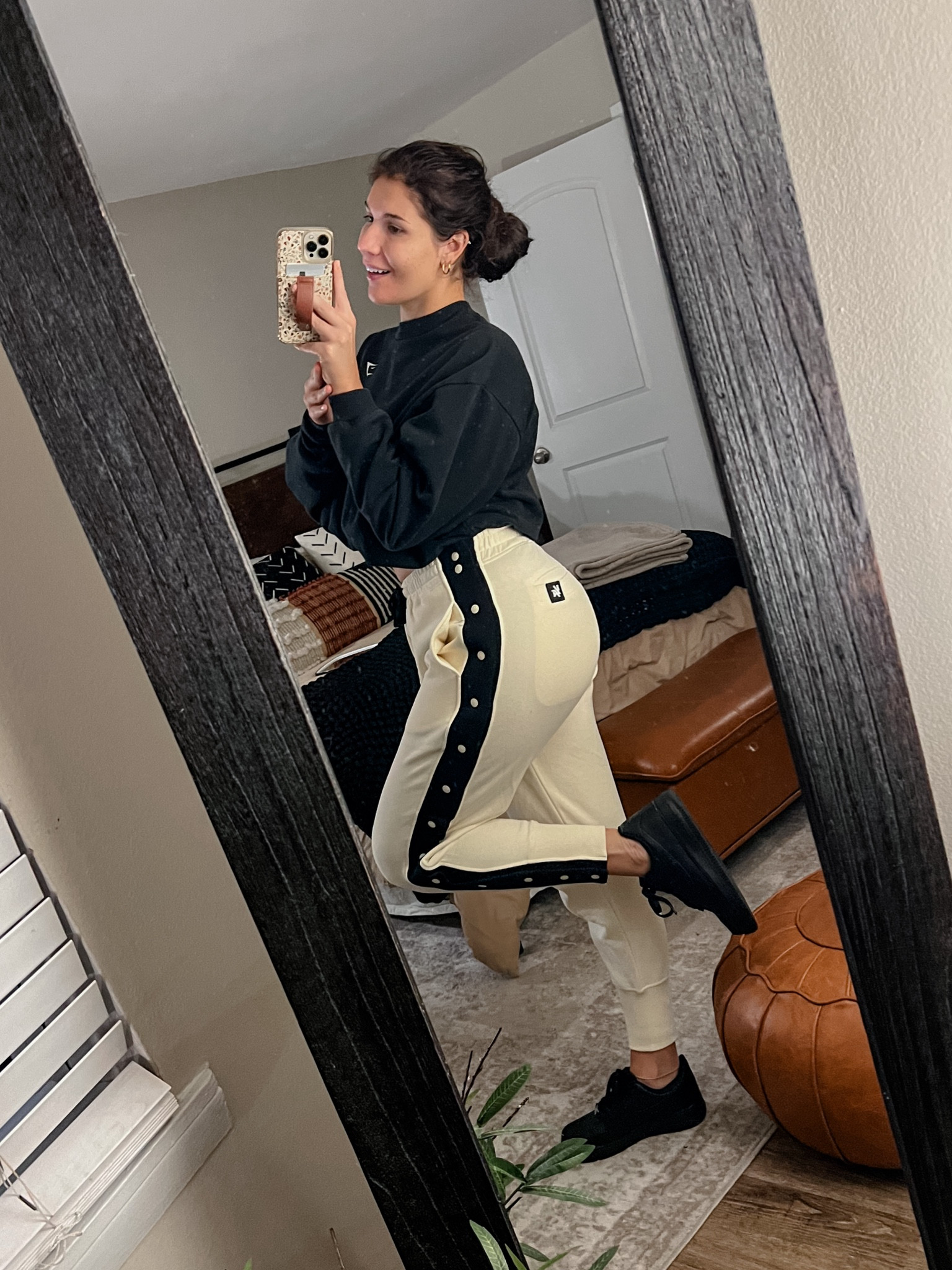 Lounge Sweatsuit Outift 🖤

Gymshark pullover, youngla button up pants, black Air Force ones, Walli cases #af1s #gymshark #younglaforher #youngla #wallicases

#LTKshoecrush #LTKfindsunder100
