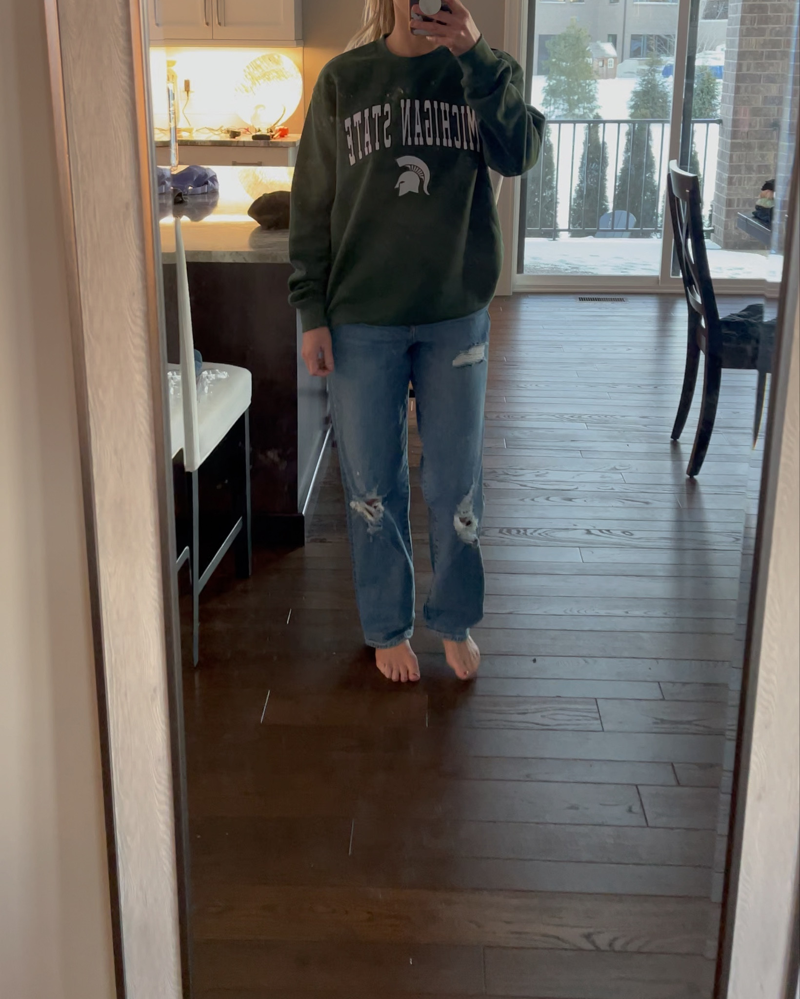 Everything (including Jeans) on sale at Old Navy! Wearing their high waisted OG loose ripped jeans and for my MSU peeps, a Michigan State crewneck sweatshirt (ordered a Men’s medium for a more oversized look) 


Everyday cozy style, distressed jeans, super high waisted jeans, denim, affordable, stylish, trendy, winter looks, casual, Spartans, sale alert 

#LTKStyleTip #LTKSaleAlert #LTKFindsUnder50