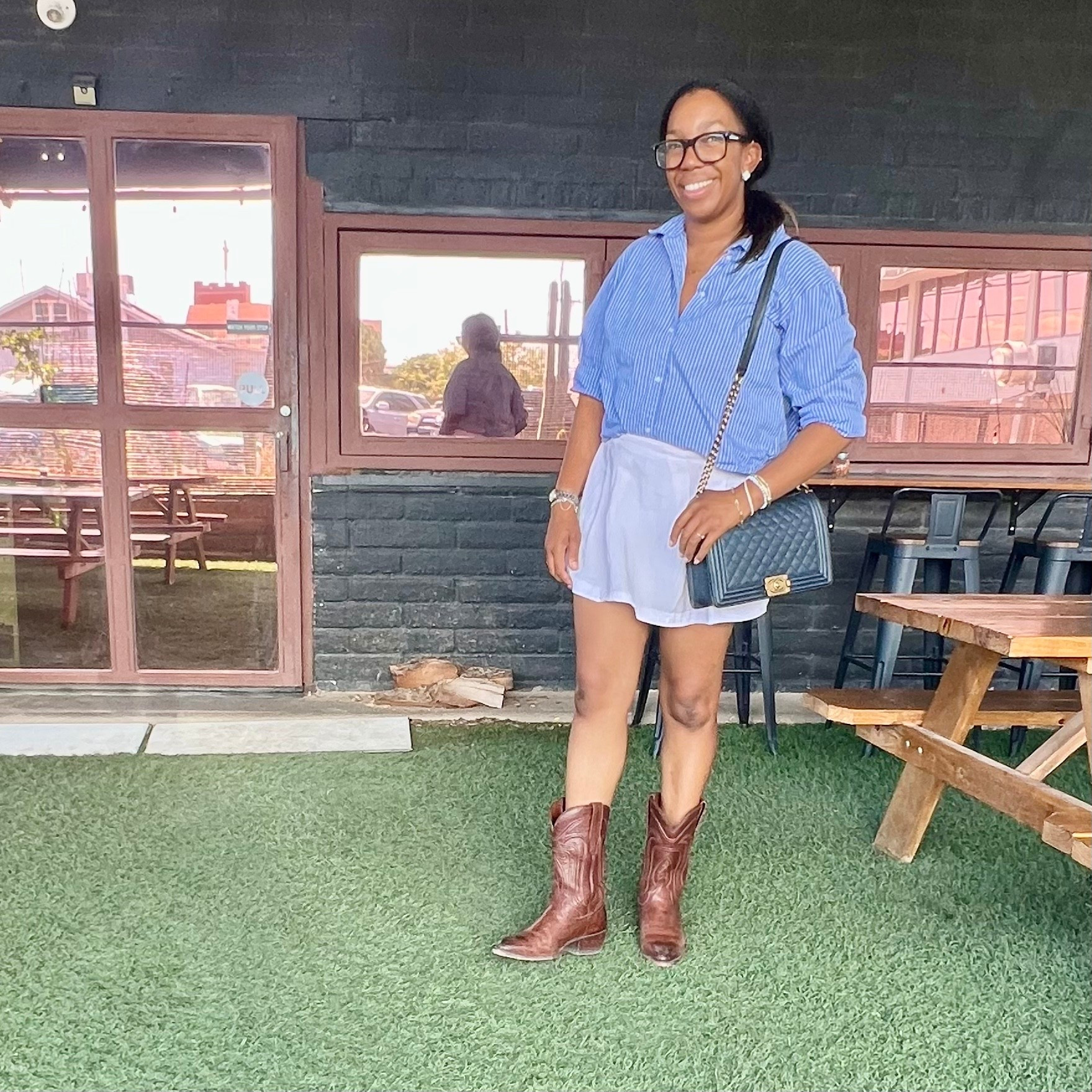 Serving Texas summer style with a side of mom life 💁🏽‍♀️☀️
This look is comfy and pulled together:
➕ Oversized button-up for that effortless “I got dressed in 5 minutes” feel
➕ Skort for playground flexibility but brunch-level cute
➕ Classic cowgirl boots to keep it southern
➕ Crossbody bag so I can chase toddlers and iced coffee

💛

#MomStyle #TexasFashion #LTKMomStyle #SouthernStyle #SummerOOTD #WhatToWearTexas #EverydayStyle #MomsWhoSlay #EffortlessMomLooks #CowgirlChic #CasualCute #LTKSummerStyle #MomFashionFinds #LTKElPaso


#LTKItBag #LTKStyleTip #LTKSaleAlert