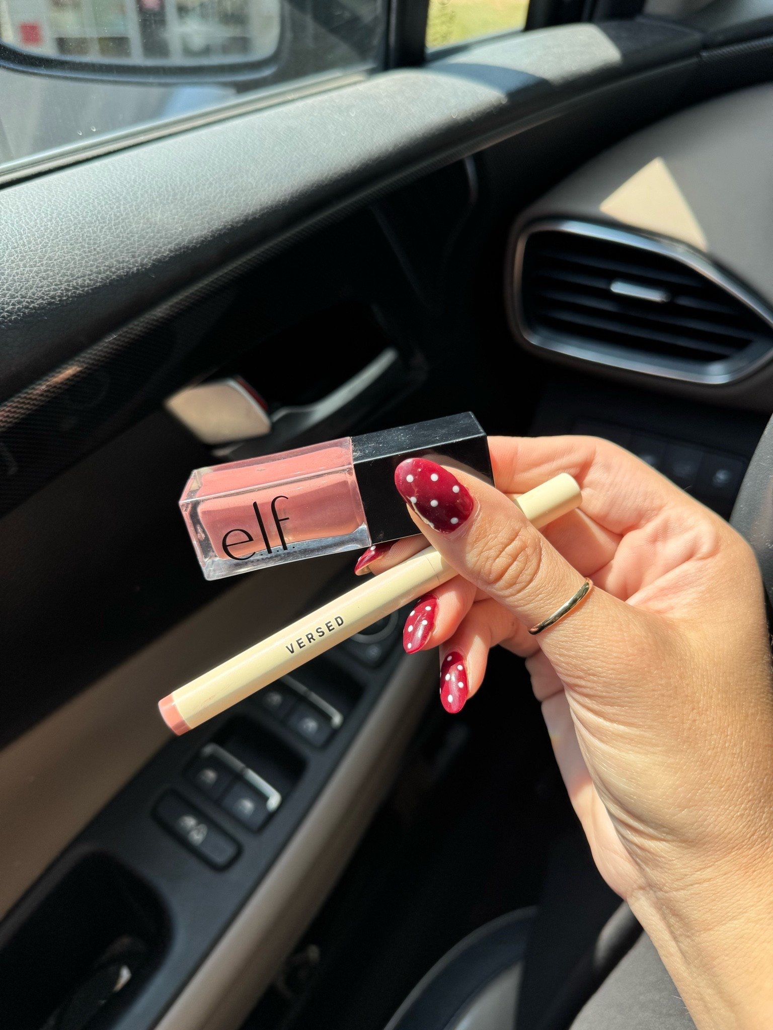 My daily lip combo! Liner shade: debut, gloss shade: Major Mauve

#LTKmomlife #LTKgrwm #LTKBeauty