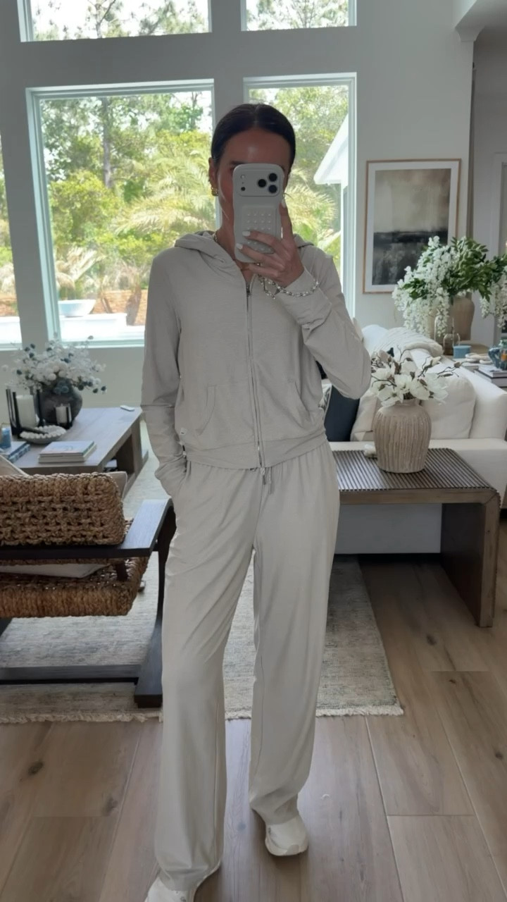 Vuori inspired, loungewear set, ultra soft, neutrals, amazon finds, annabrstyle

#LTKOver40