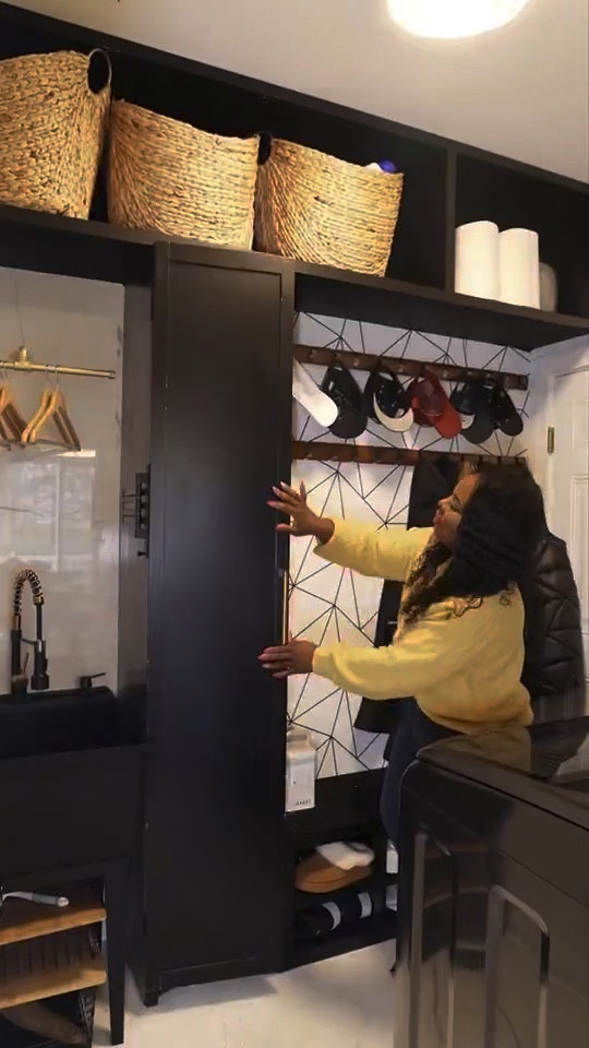 Some of my favorite storage and organization finds #amazonblackfriday

#LTKCyberWeek #LTKSaleAlert #LTKHome