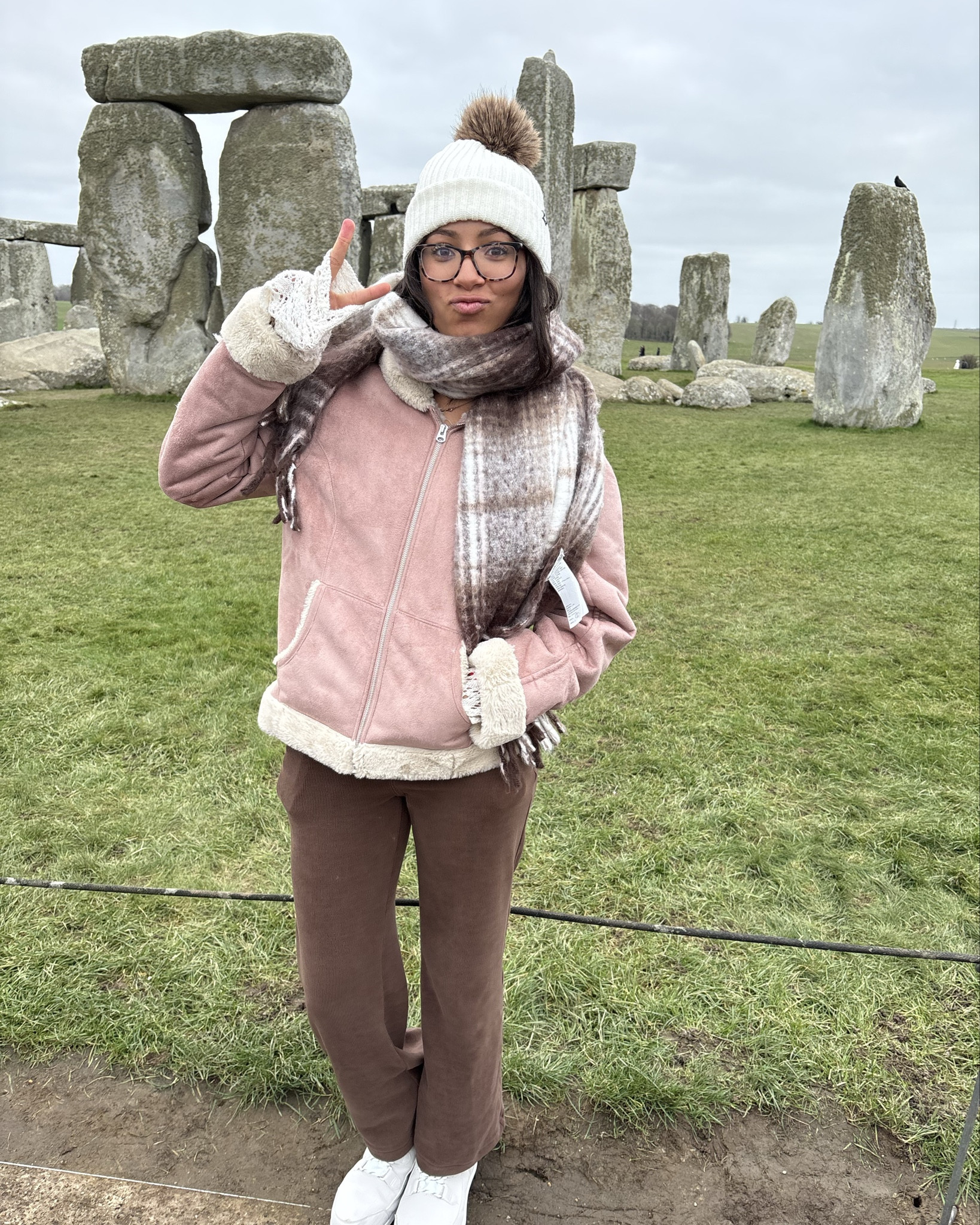 I know I’m posting a lot of jackets lately but this is really a fave, and in cold weather you see the jacket the most! That’s why I recommend a style you really like bcs it’s going to lead. So far, my daughter’s really loving this shearling look and scarf. She styles in so many cute ways. Highly recommend for young folk.