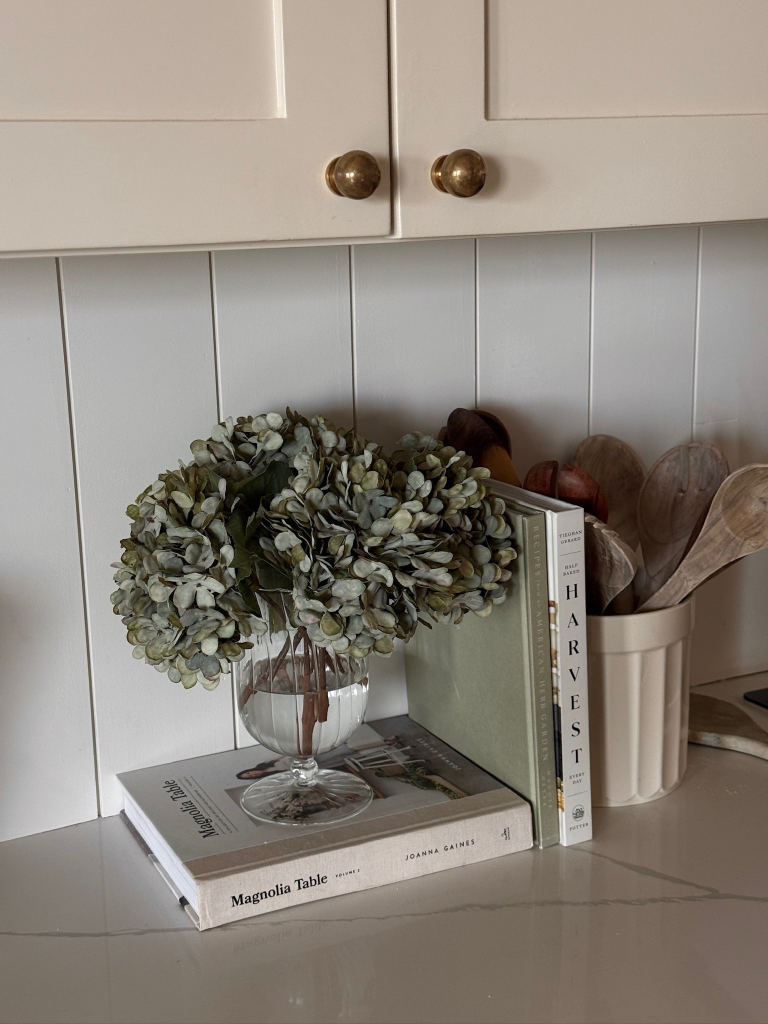 Spring kitchen counter views!

kitchen, kitchen styling, kitchen counter styling, neutral kitchen inspo

#LTKSeasonal #LTKHome