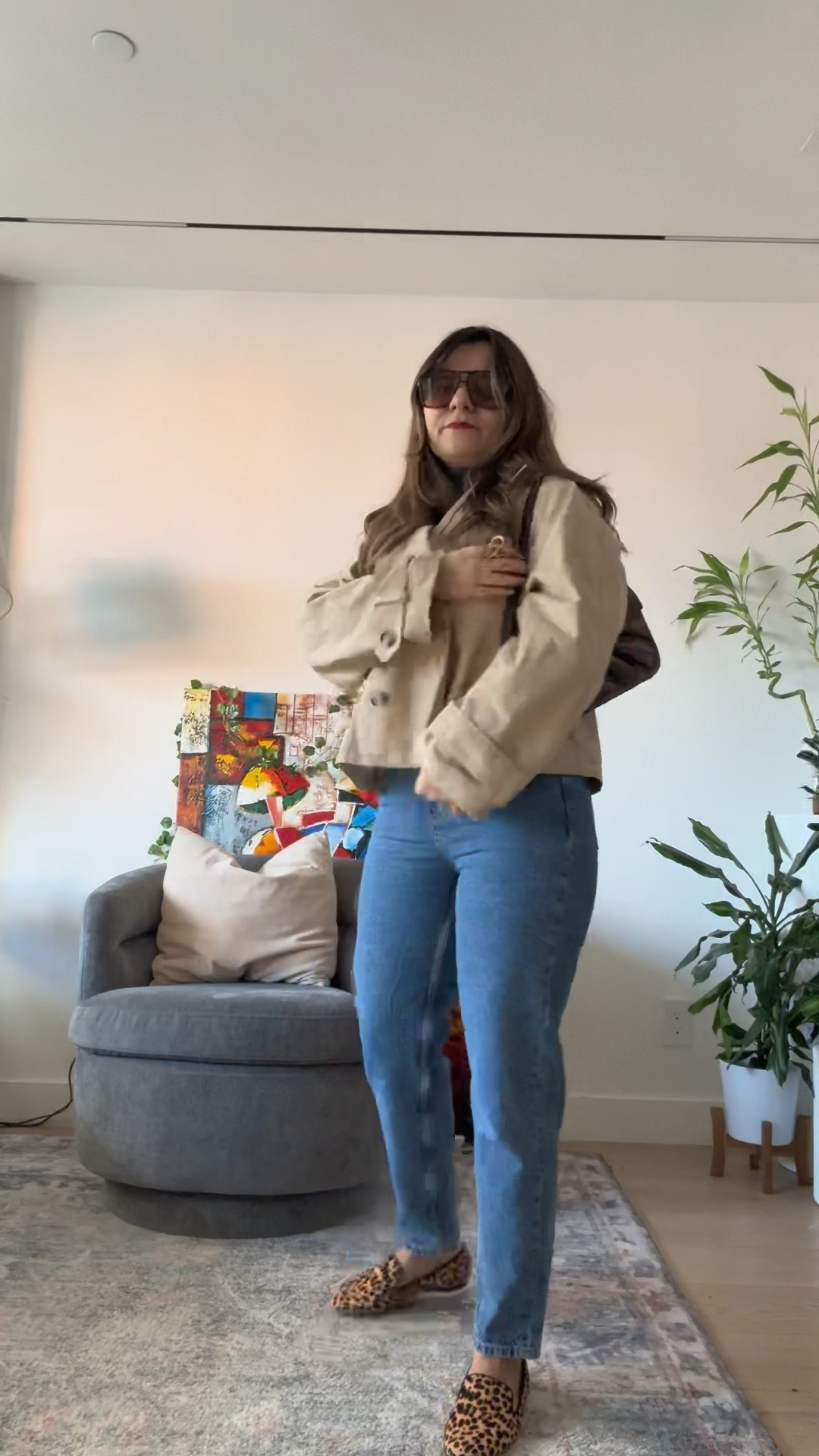 Crop trench coat, Alexis Bittar bag and ring birdies flats

#LTKSeasonal #LTKfindsunder100 #LTKSpringSale