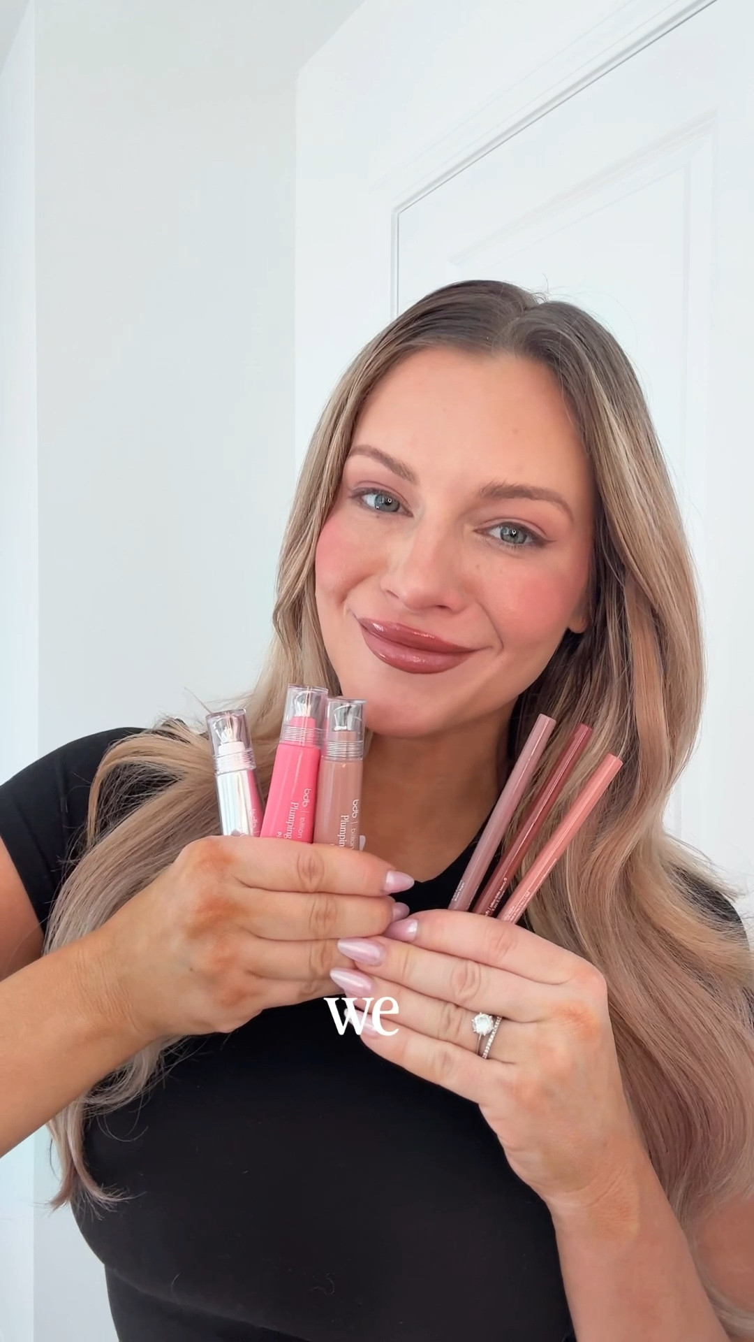 3 glosses, 3 liners, endless lip combos 🤍 hydrated, plumped and that glassy shine every time



#lipcombo #glossylips #plumpedlips #beautyreels #makeupfinds
