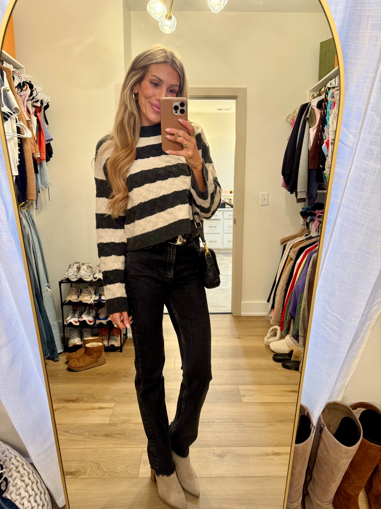 Small sweater 
25L jeans 