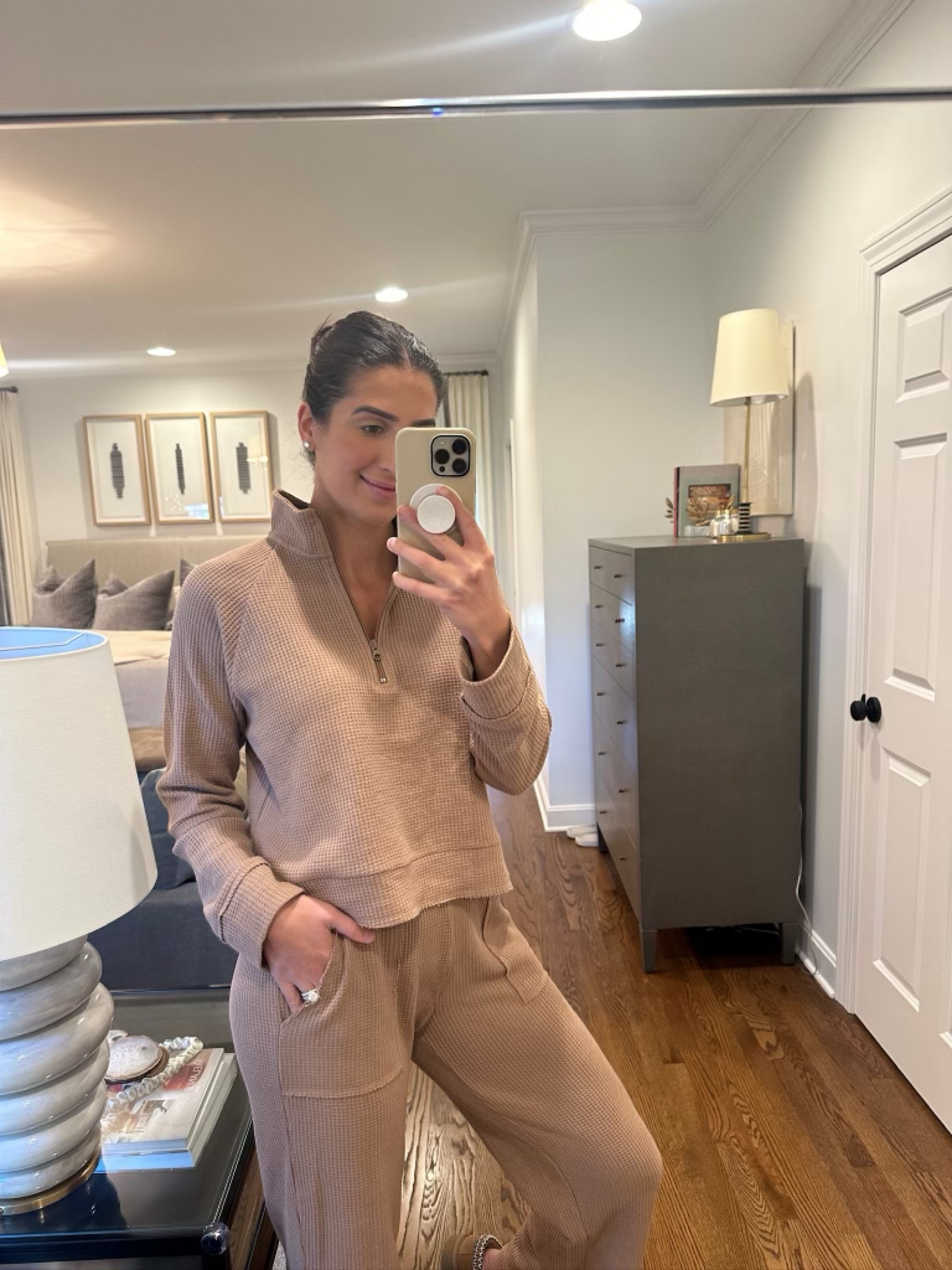 Nordstrom rack waffle knit half zip TTS M!✨

nordstrom rack, loungwear, athleisure, waffle knit half zip, waffle knit pants, waffle knit two piece sets, Grace White, A Southern Drawl 

#LTKFindsUnder100 #LTKFindsUnder50 #LTKStyleTip