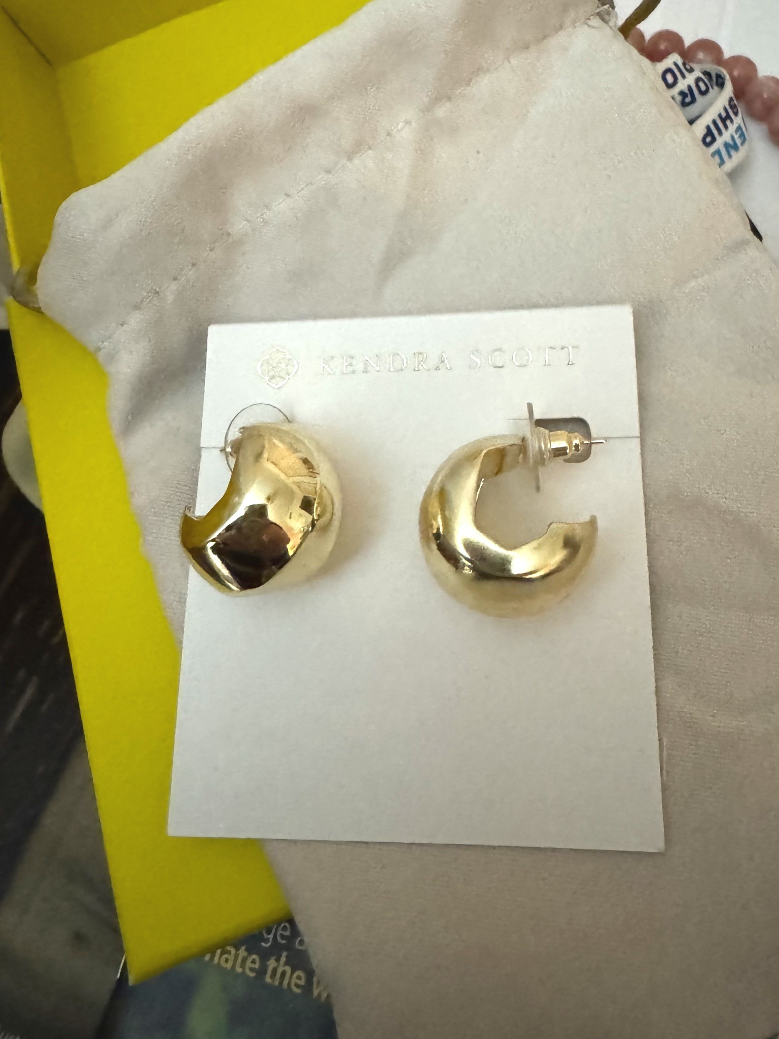 The perfect sized Kendra Scott gold earrings. Dress them up or wear them every day!